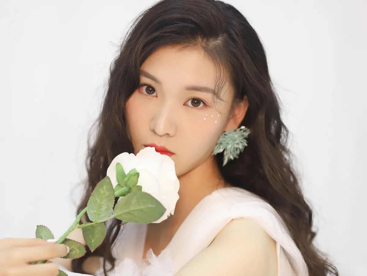崔壹个_勺子《少女与花》美图作品图片5