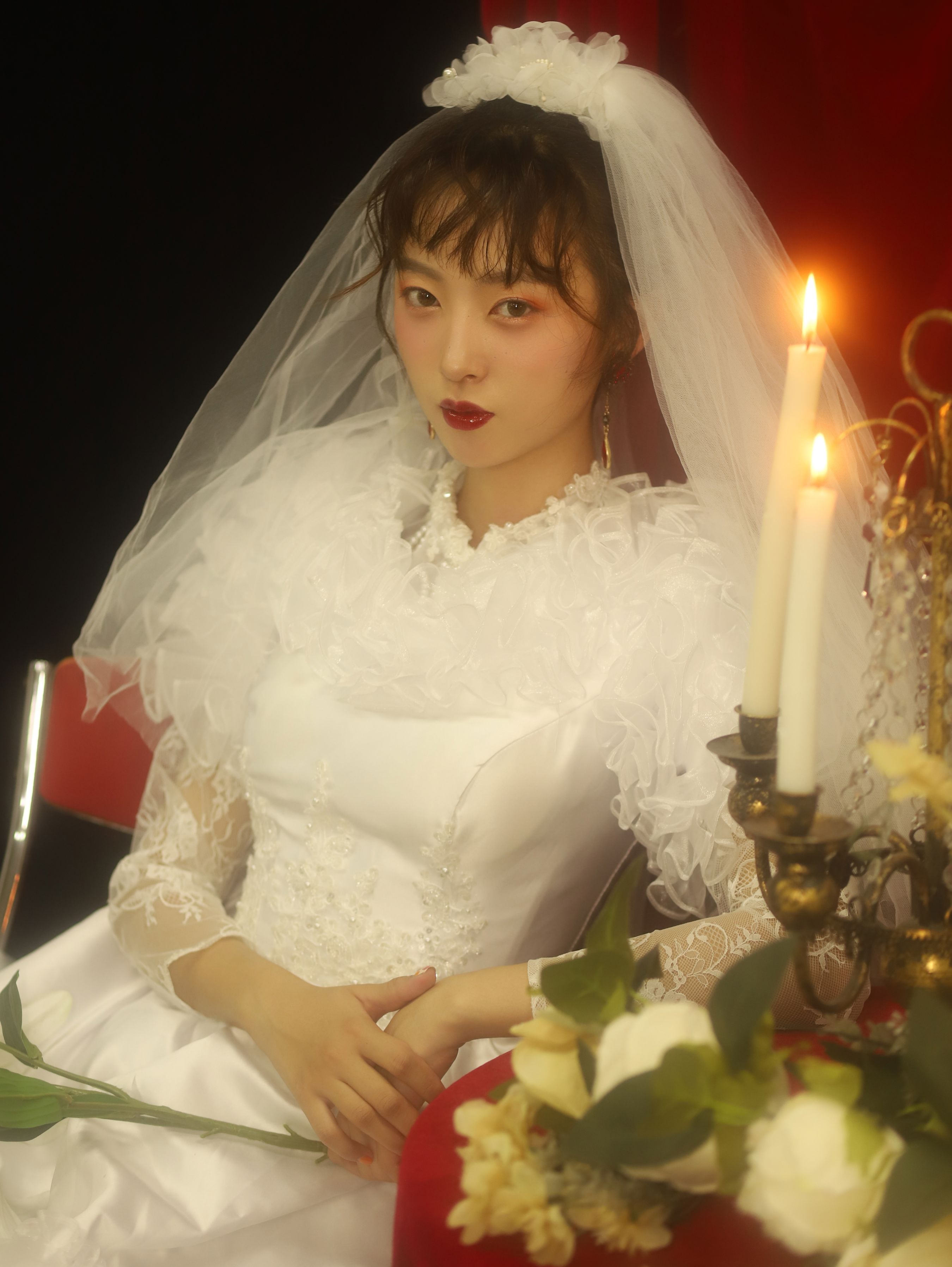 穿婚纱的女孩