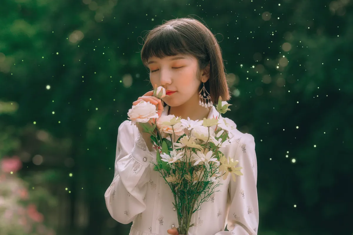 少女的裙摆