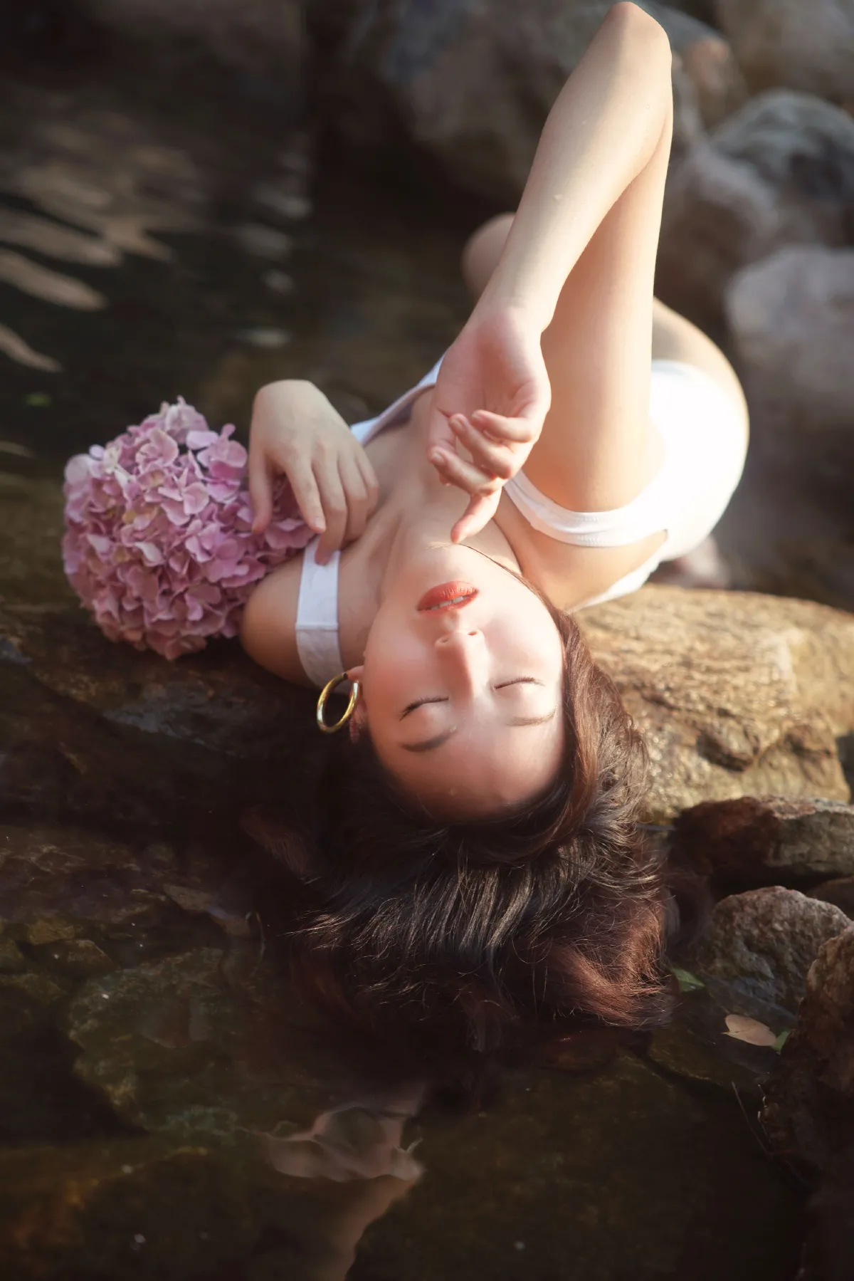 水中的绣球花