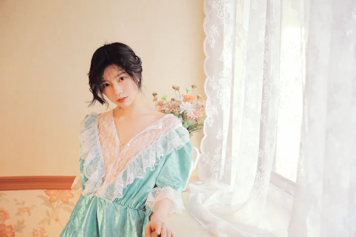 窗边少女