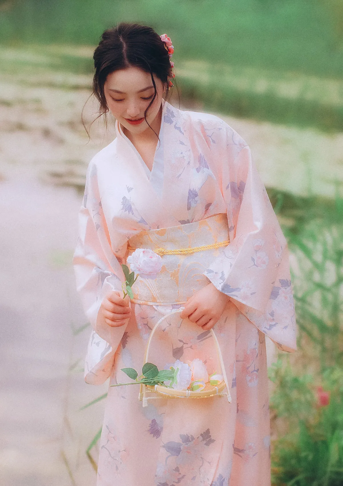 春日的炽热与温柔