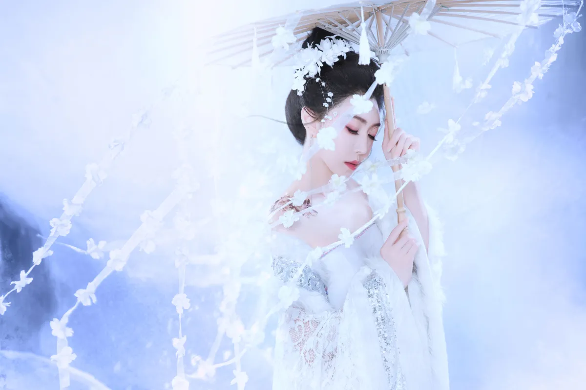 雪清凝