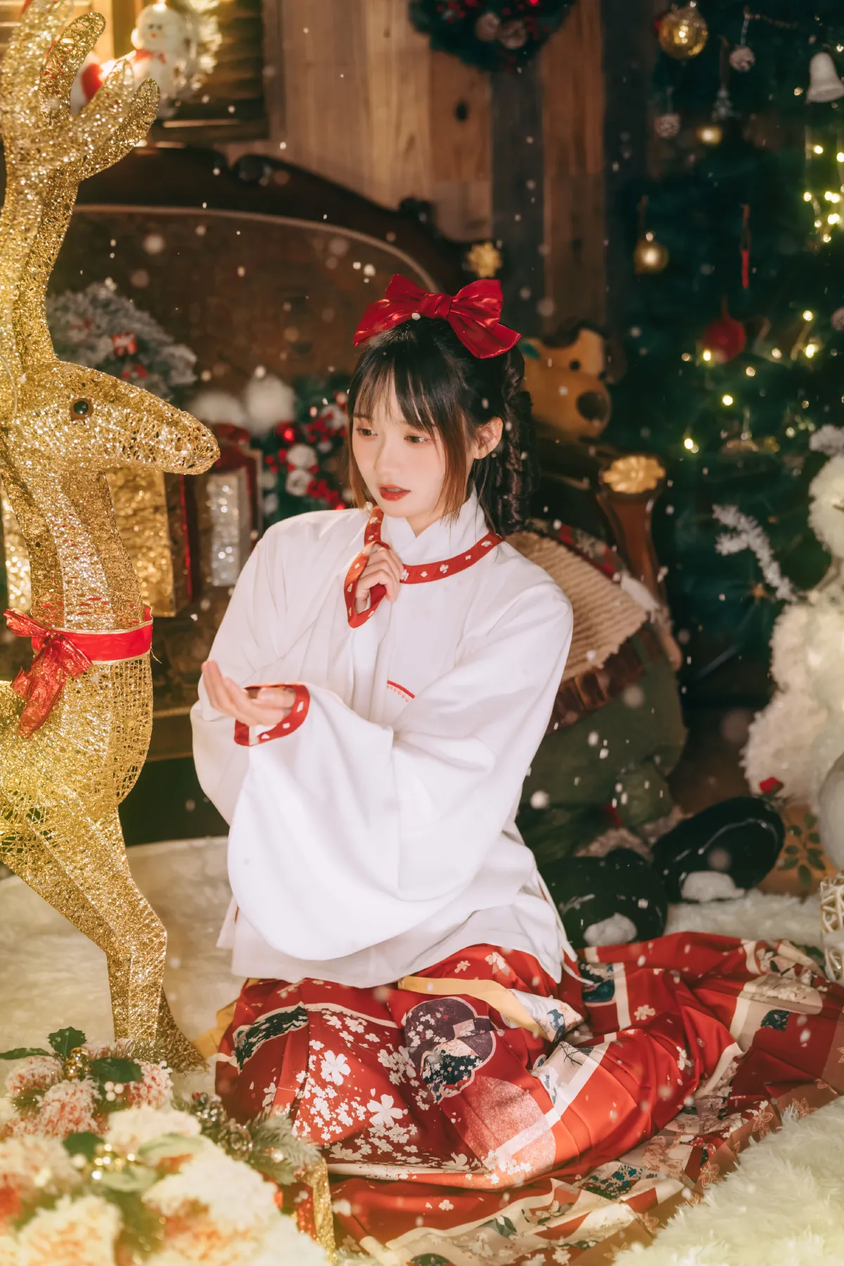 雷斯写真集_兔子Zzz不吃胡萝卜《汉洋折衷的圣诞》美图作品图片2