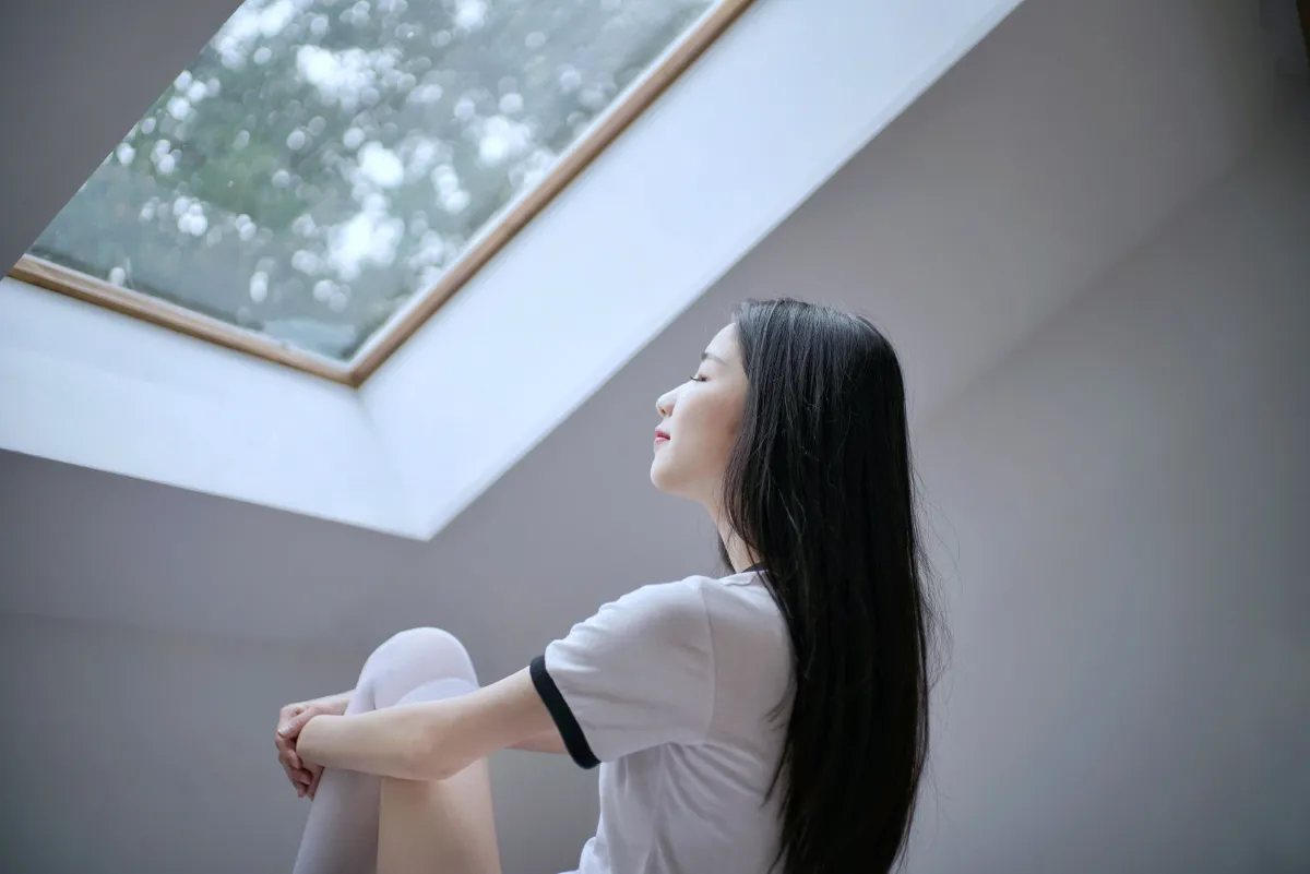 阁楼里的素白