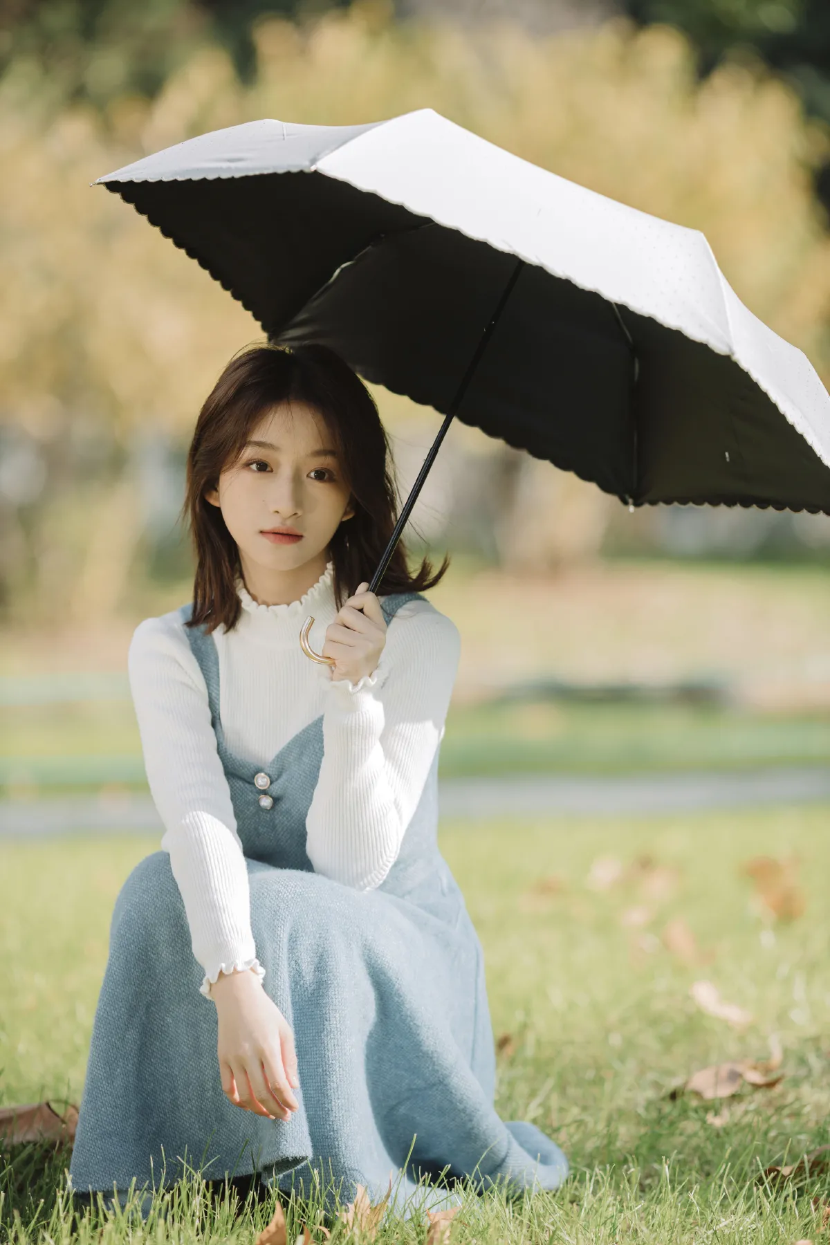 芥茉_林淼鑫《树林暗光》美图作品图片3