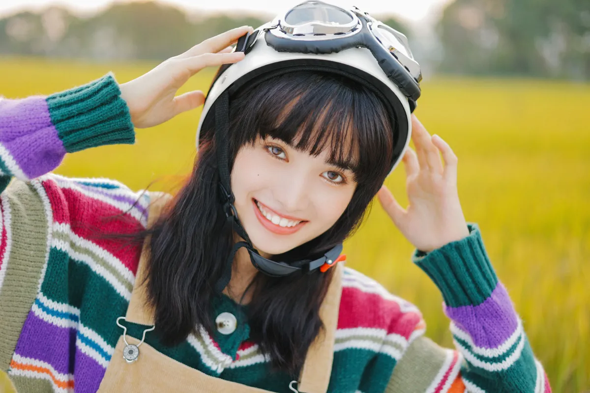 山野间稻田里