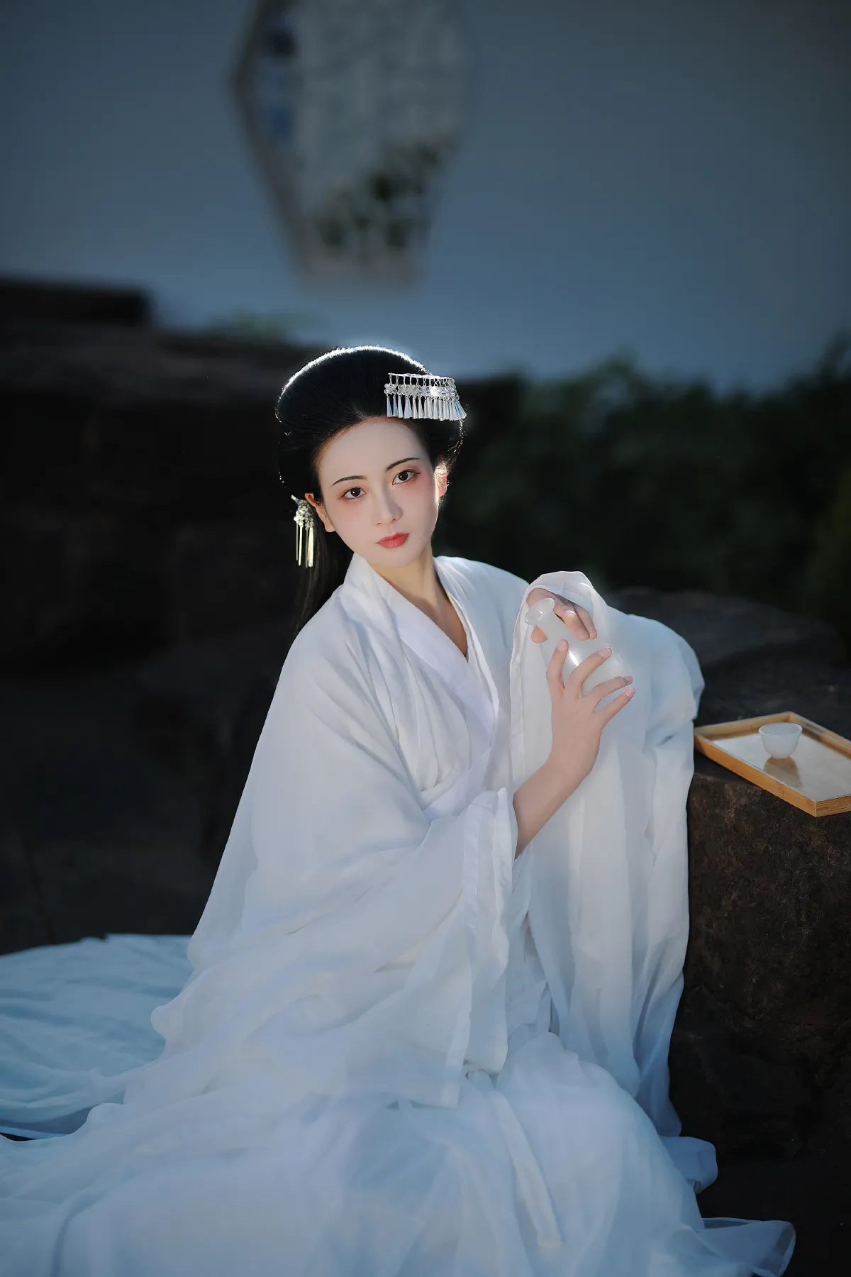 皑如山上雪皎若云间月3