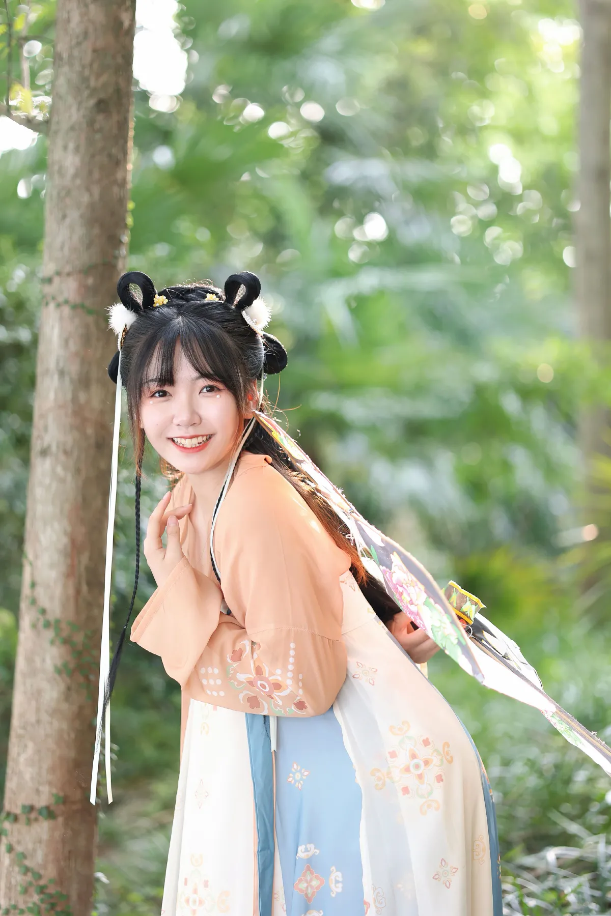 春柳捻纸鸢