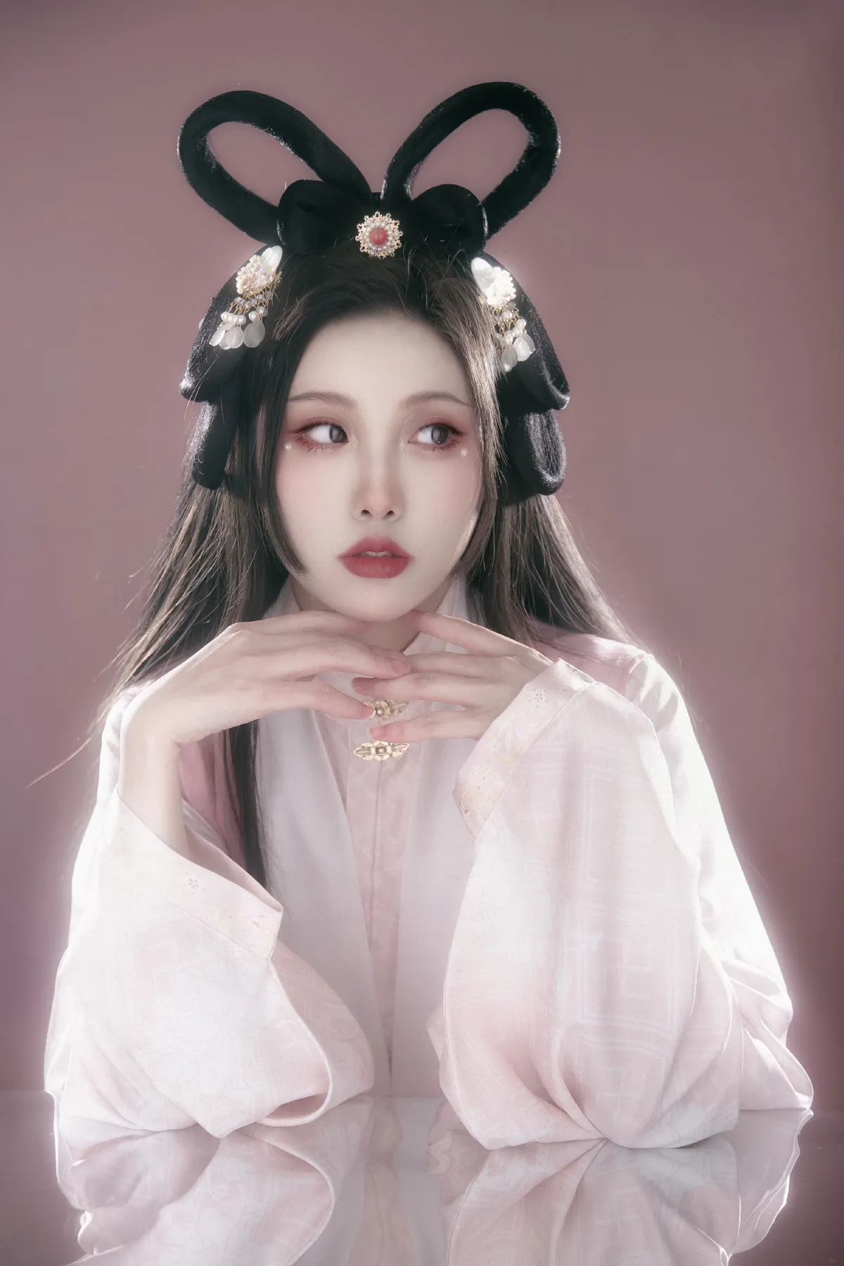 春日迟迟，卉木萋萋
