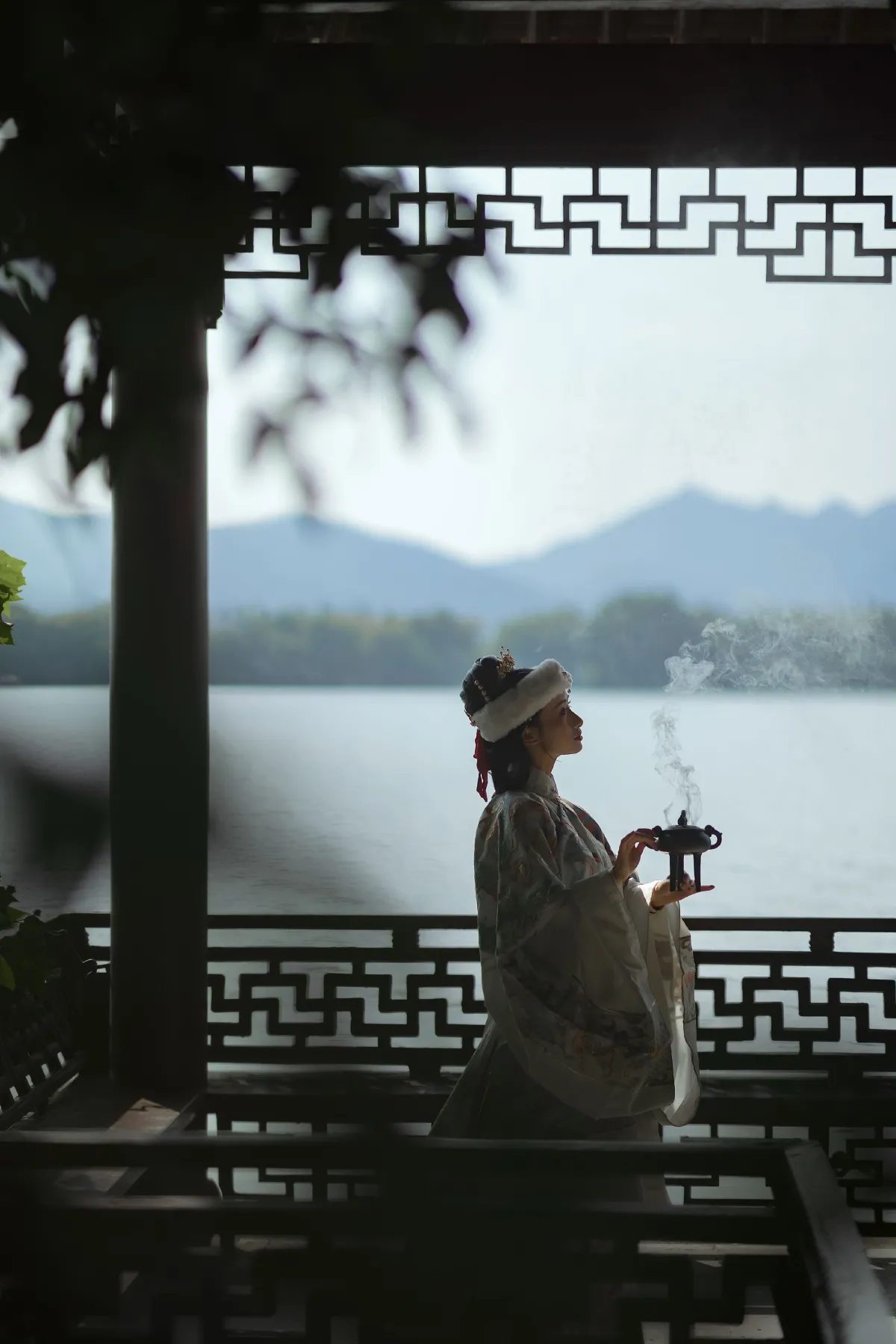 秋游湖心亭