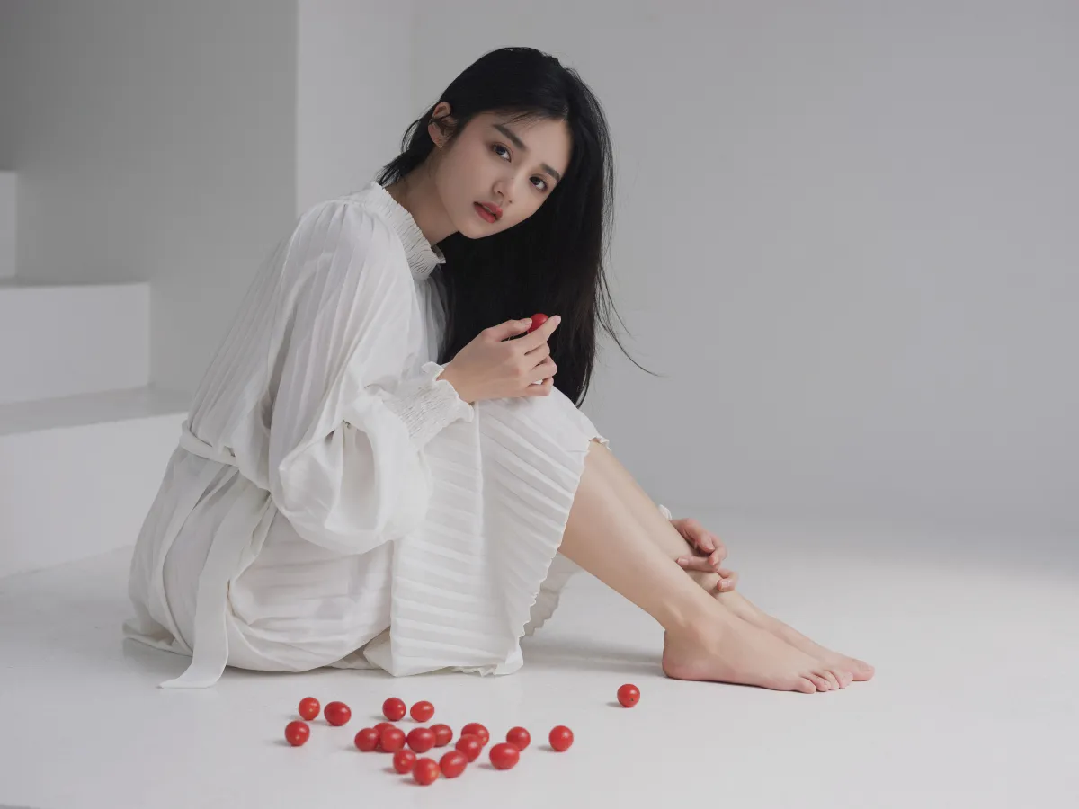 白