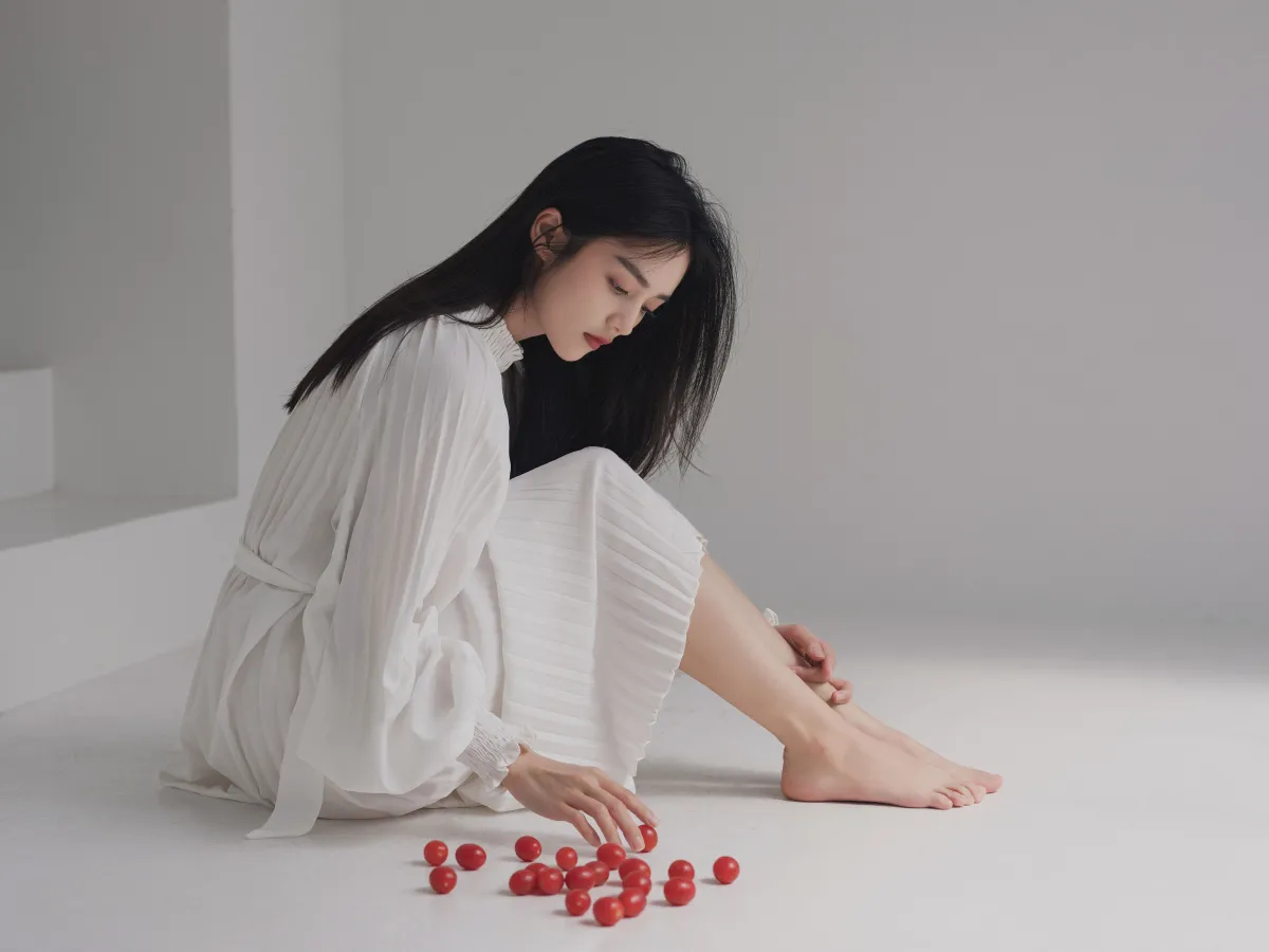 白