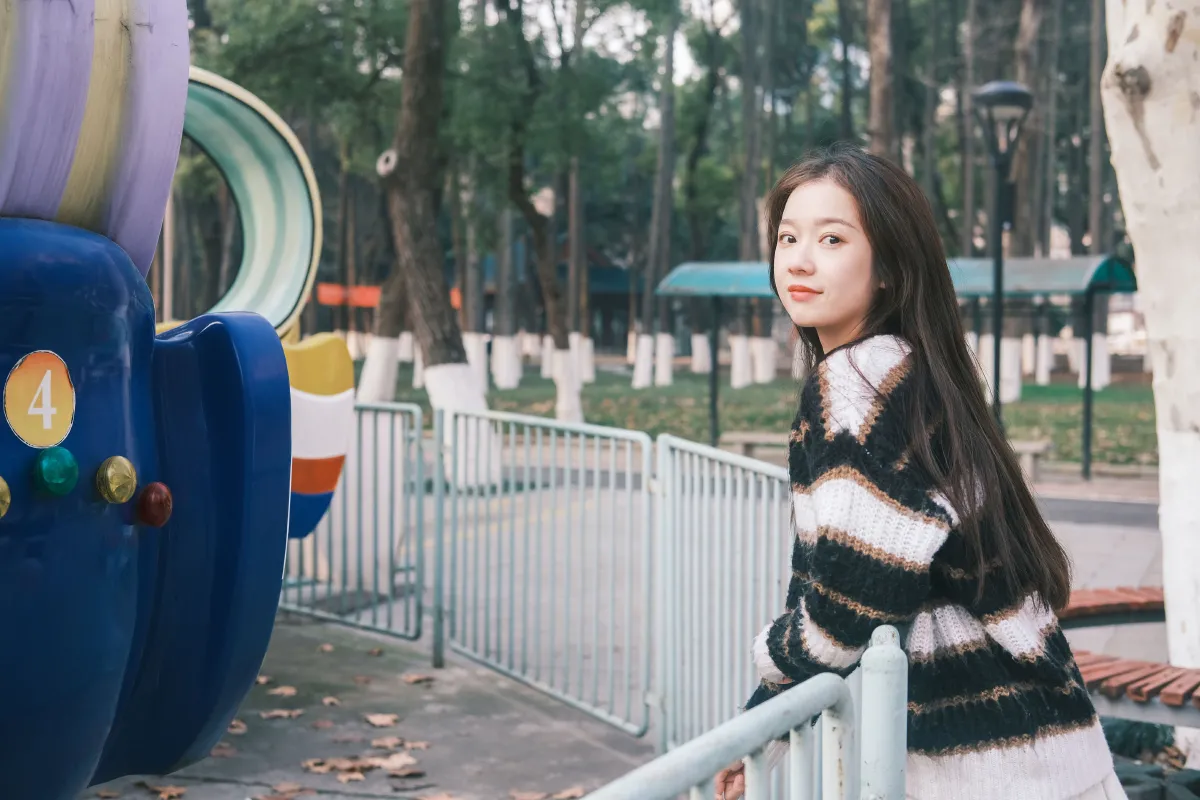 LLL_Lia__戈曼妮Nini《游乐场约会》美图作品图片4
