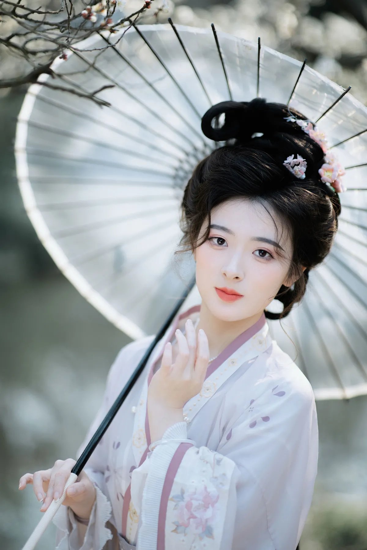初春探梅