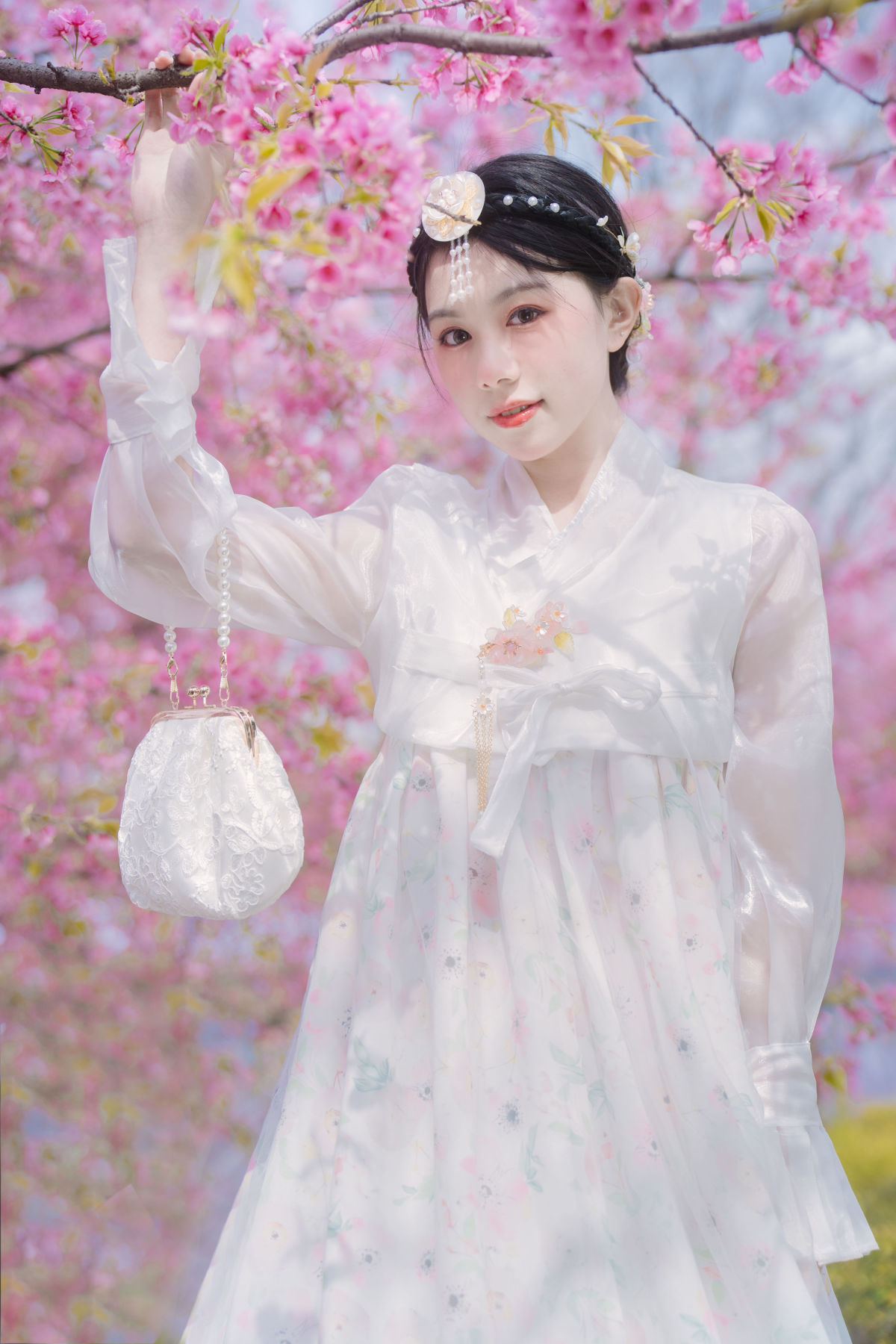 雷斯写真集_初初《延边公主樱花祭》美图作品图片3