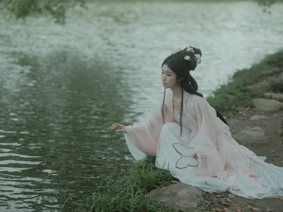 乌蝇Gor_桃菲子《酒歌》美图作品图片4