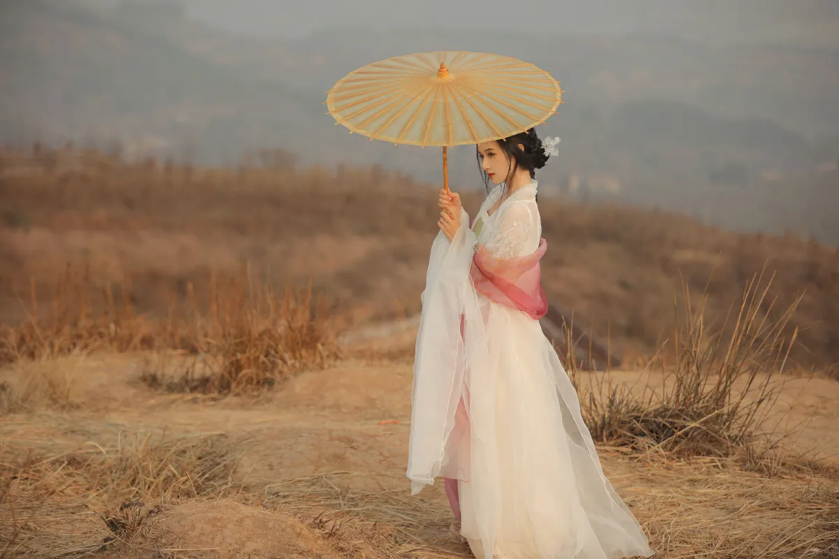莫道桑榆晚，为霞尚满天