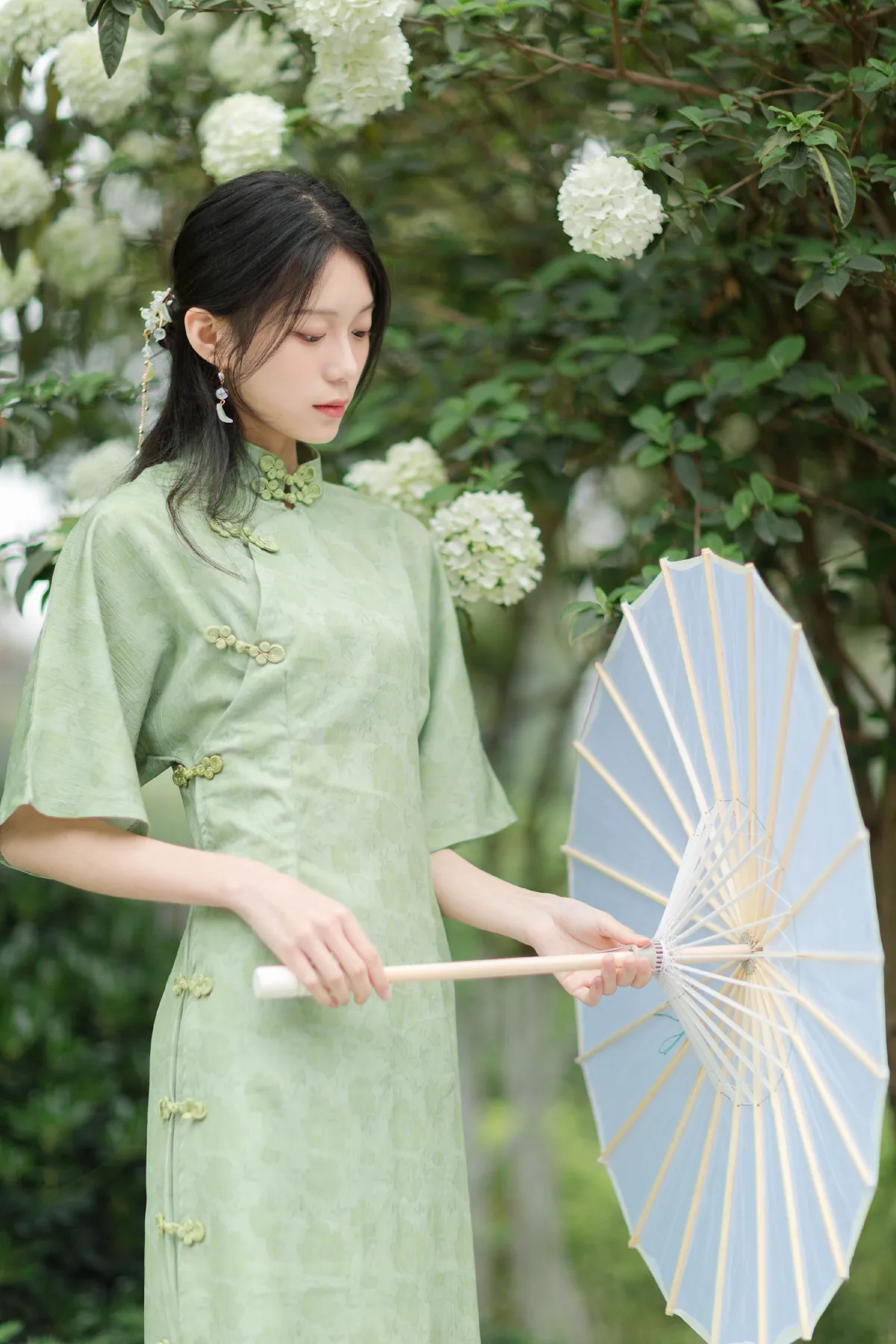 人间四月1