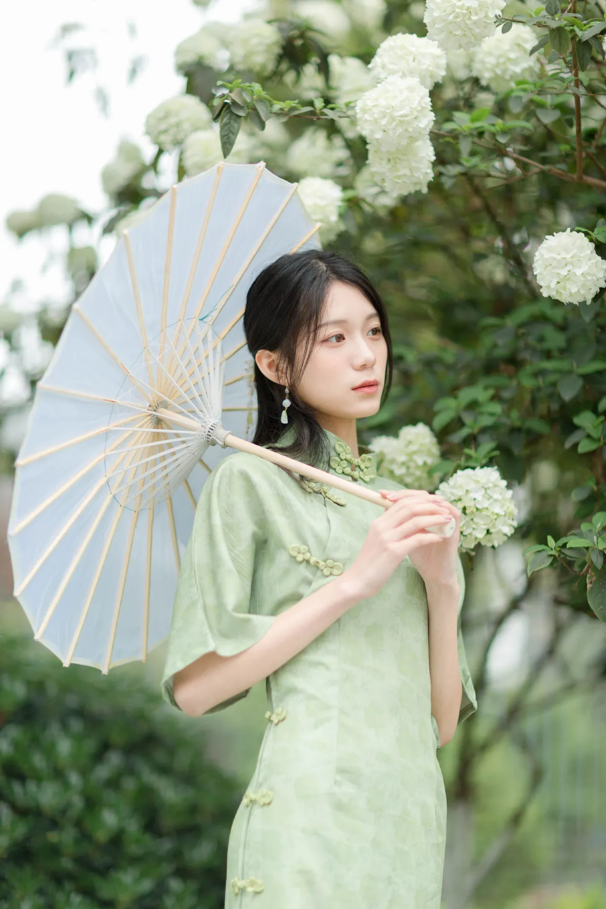 人间四月