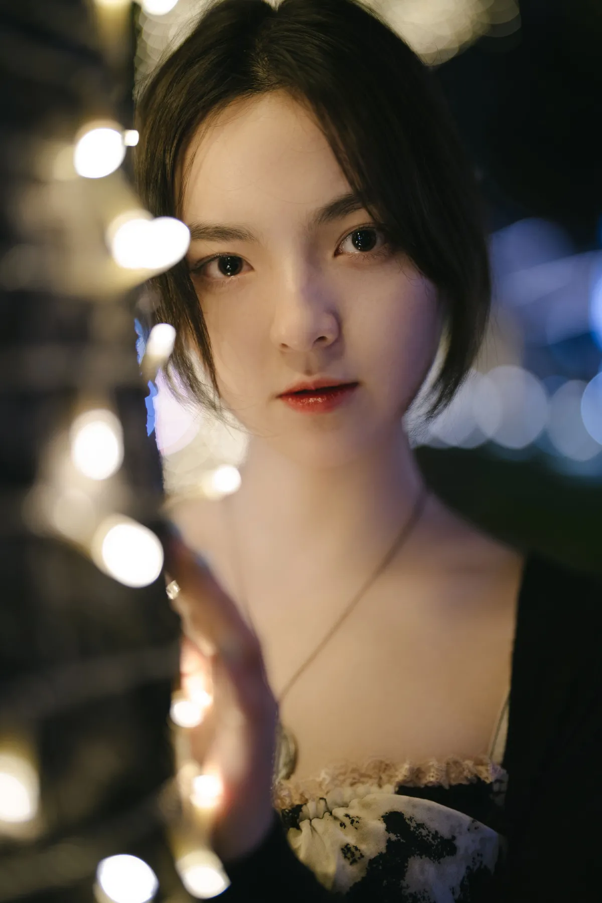 1.2大光圈下纯自然拍摄的夜景人像