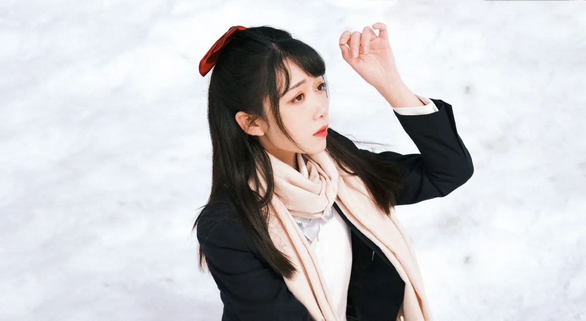 日系少女雪景写真