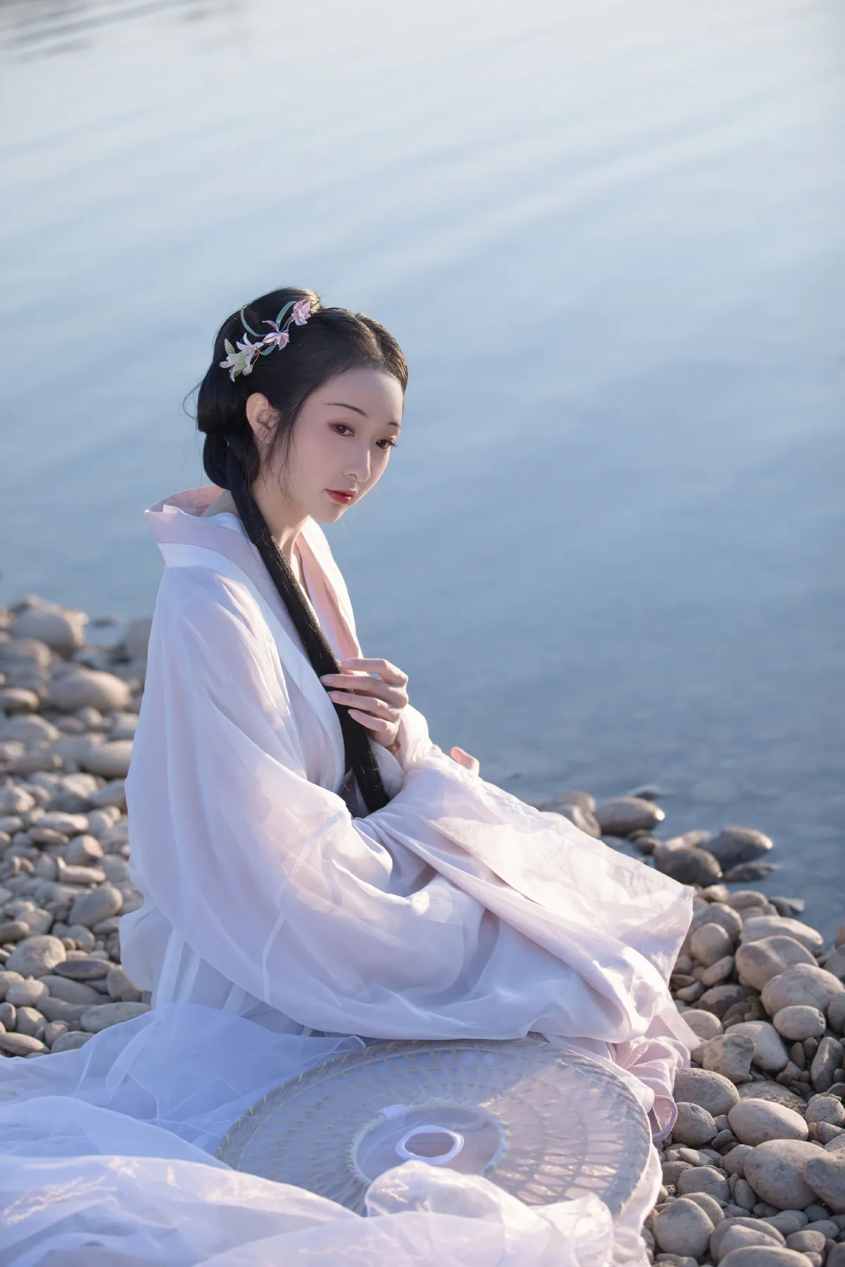 連翹_____丸子有只猫《松月夜凉》美图作品图片4