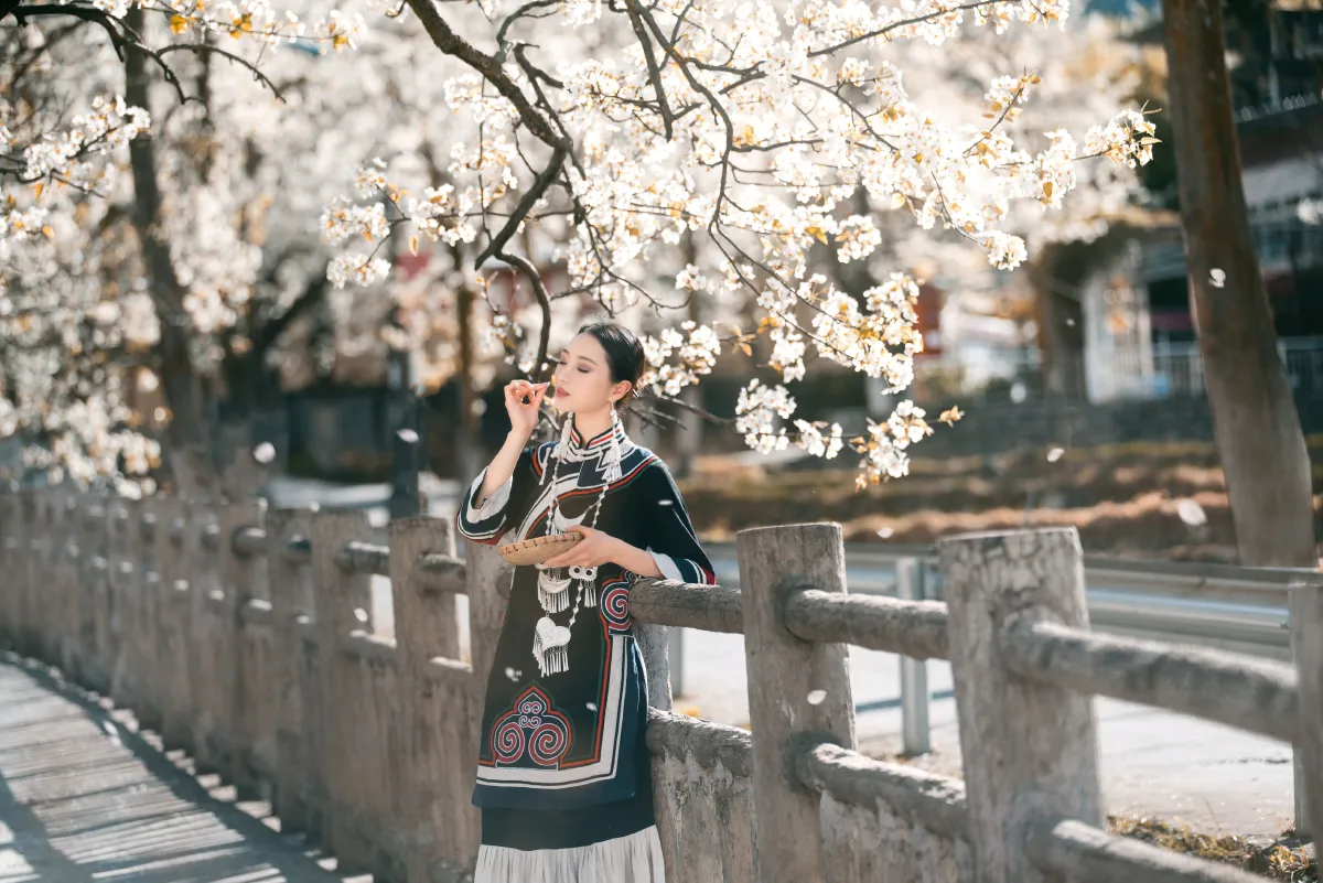 摄影师不可说_薇薇《十里春风梨花如雨》美图作品图片3