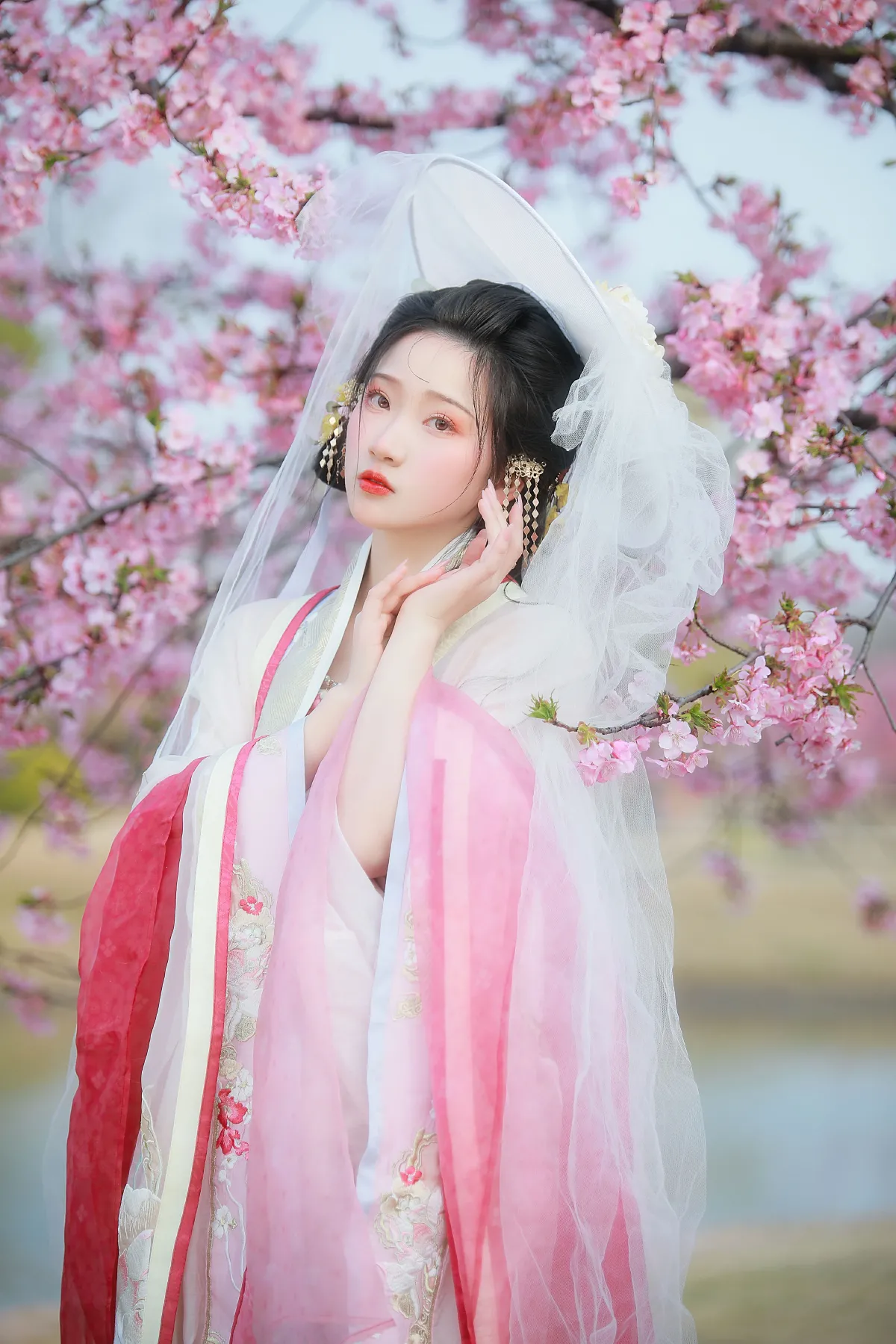 春色到几重