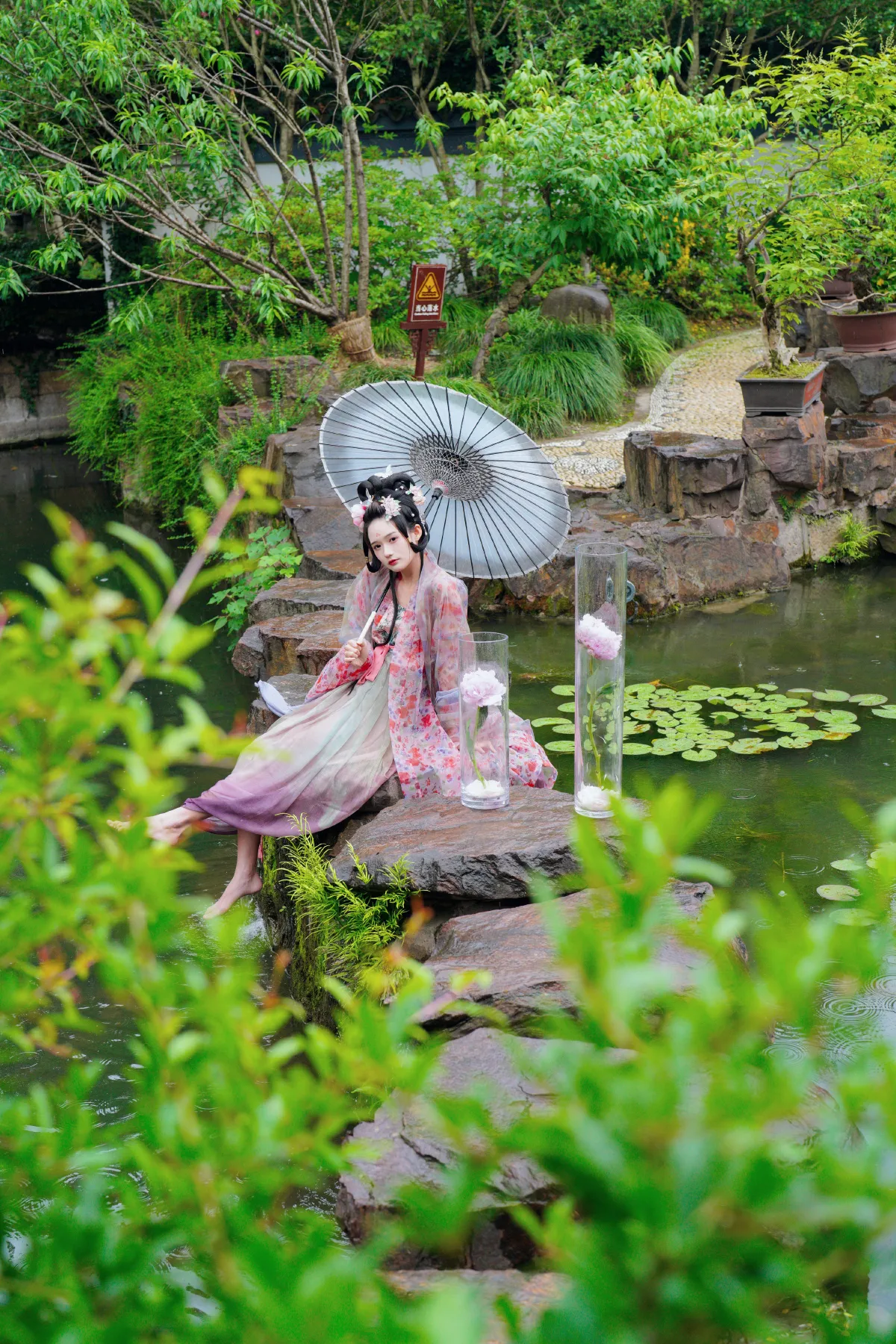 雷斯写真集_兔子Zzz不吃胡萝卜《天青色等烟雨》美图作品图片5
