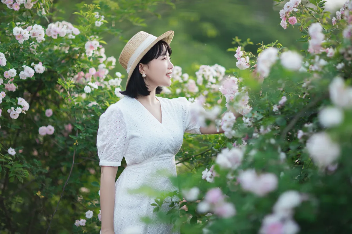 慧慧爱摄影_冬琴《四月蔷薇花开》美图作品图片1