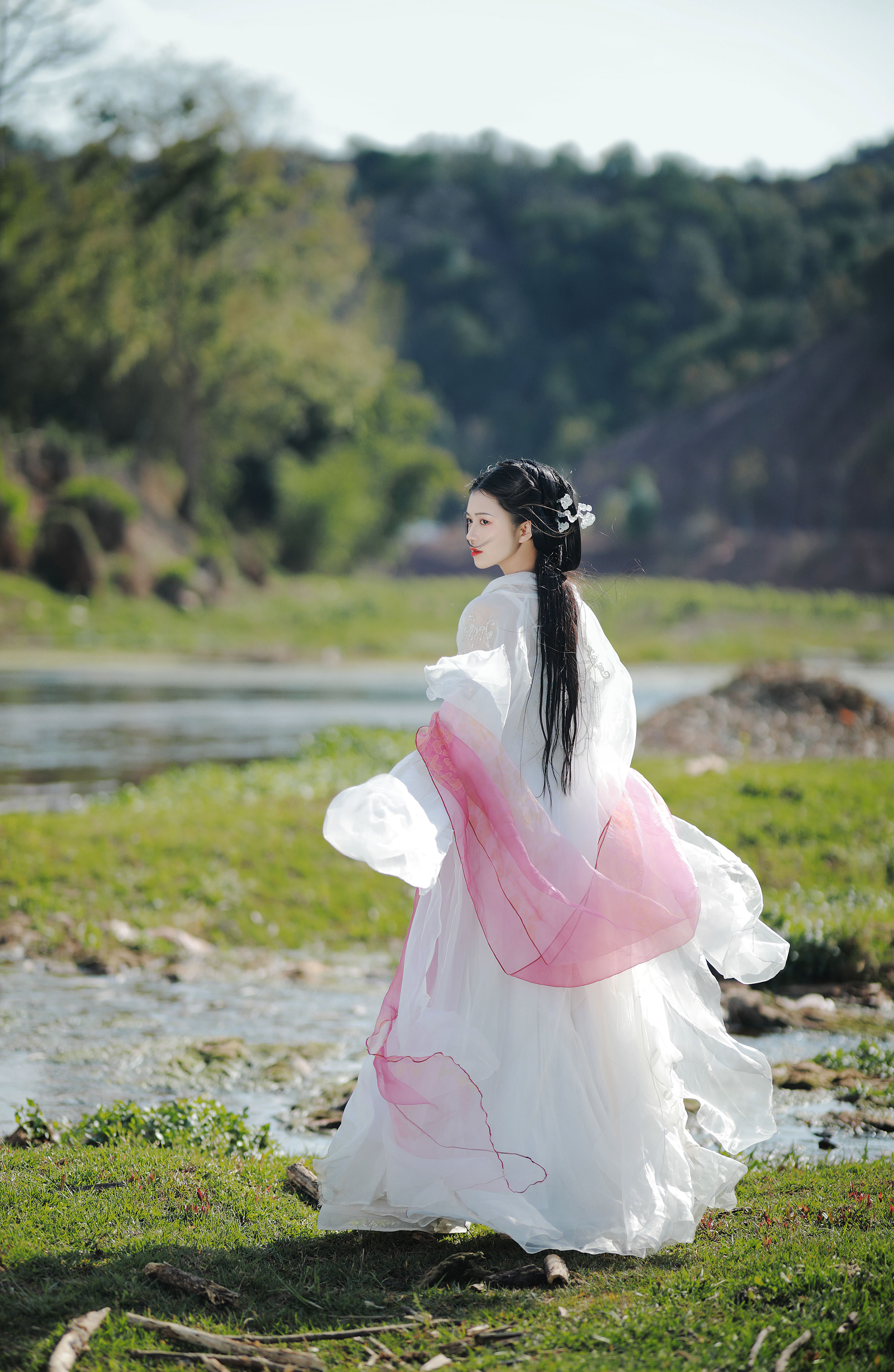 青山依旧在