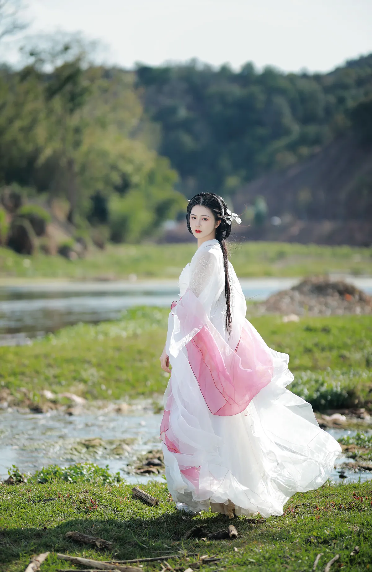 青山依旧在