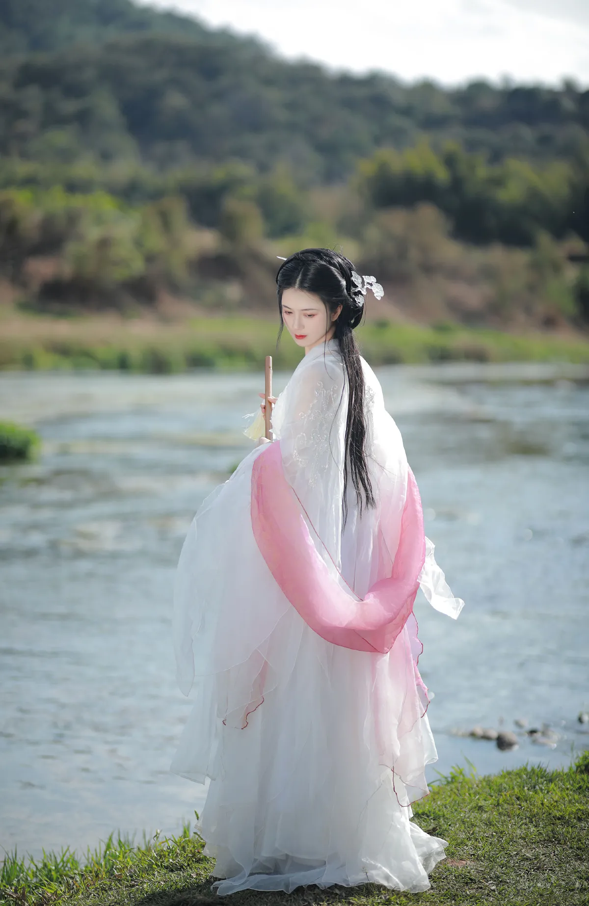 青山依旧在