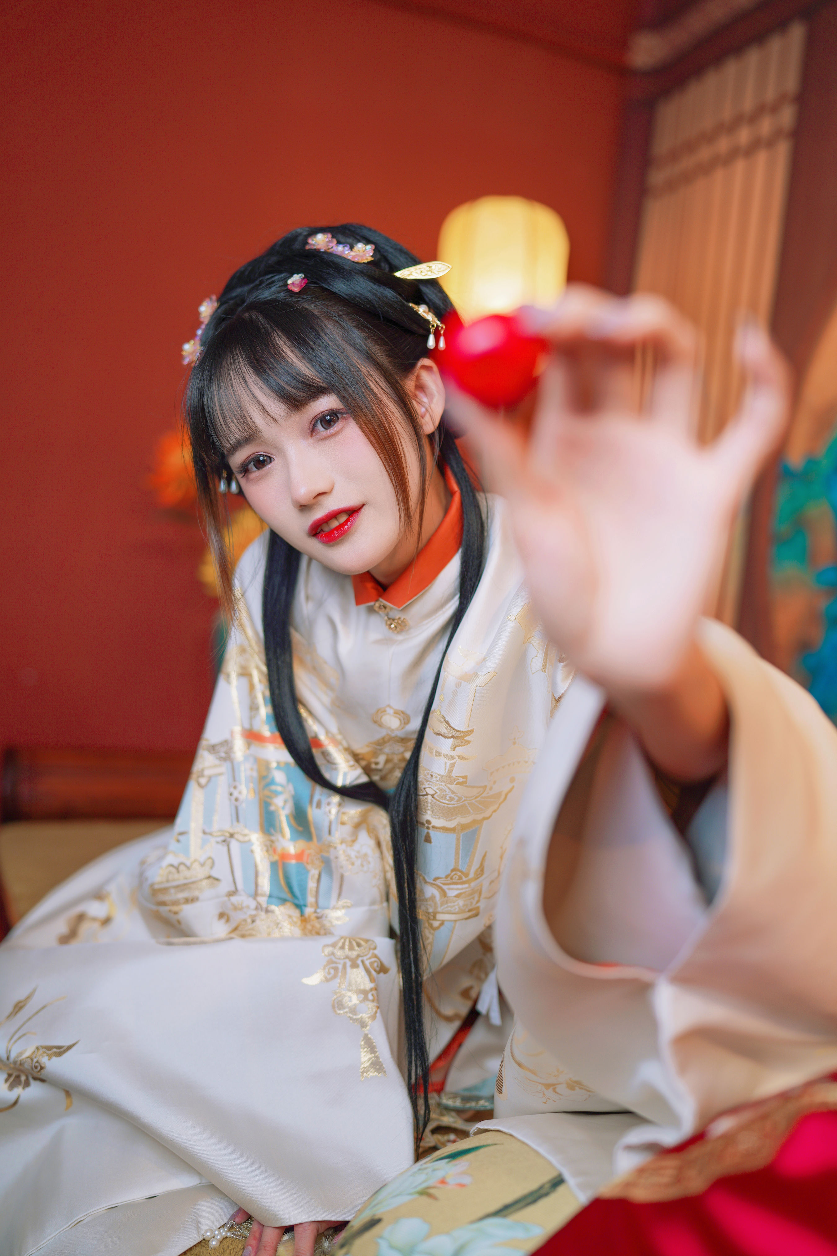小轩窗，正梳妆