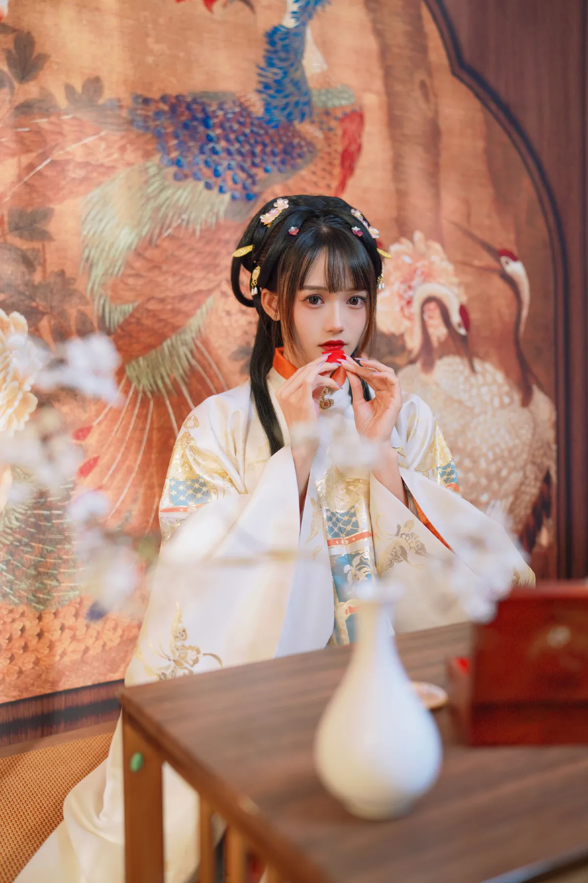 小轩窗，正梳妆