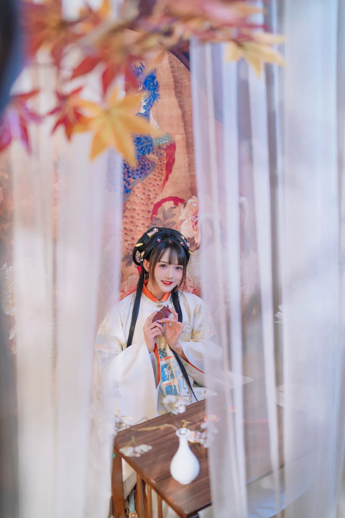 小轩窗，正梳妆