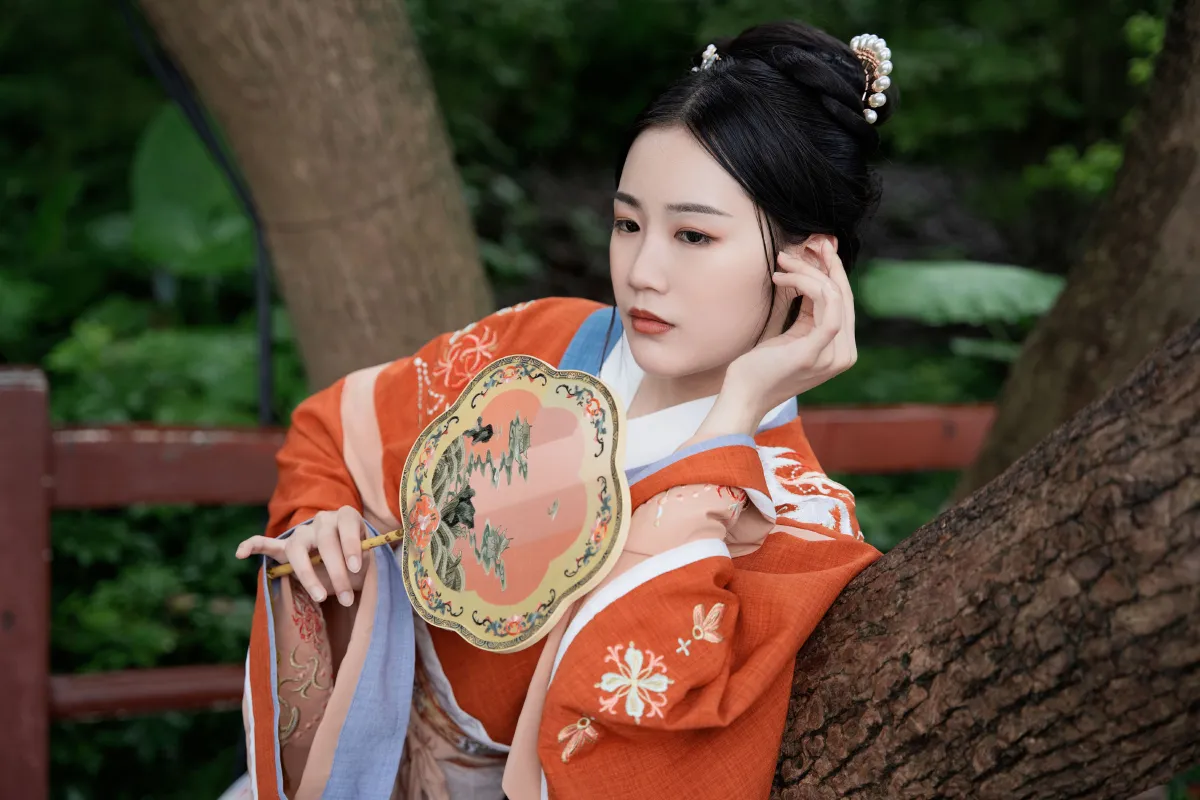 89个草莓_柒柒五今天早睡了么《斛春》美图作品图片3