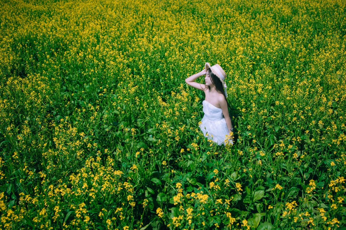 少女油菜花写真1