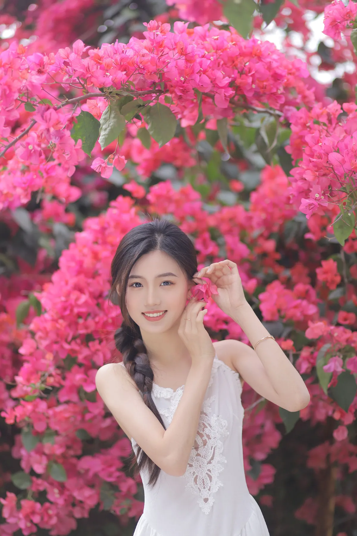 七月平安喜乐_涵涵《白月光》美图作品图片4