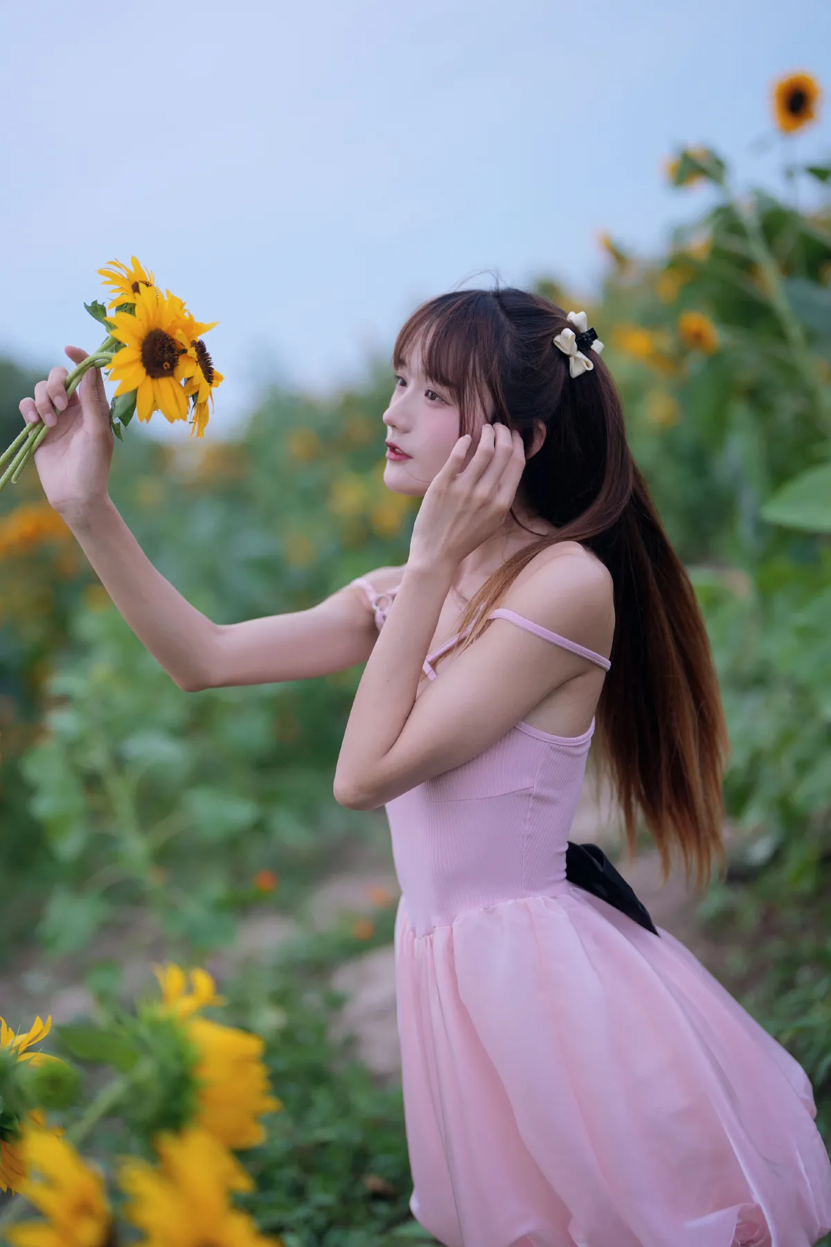 蓝调向日葵少女