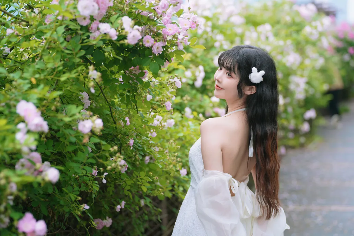 雷斯写真集_丝言不吃包子《初恋蔷薇花》美图作品图片4