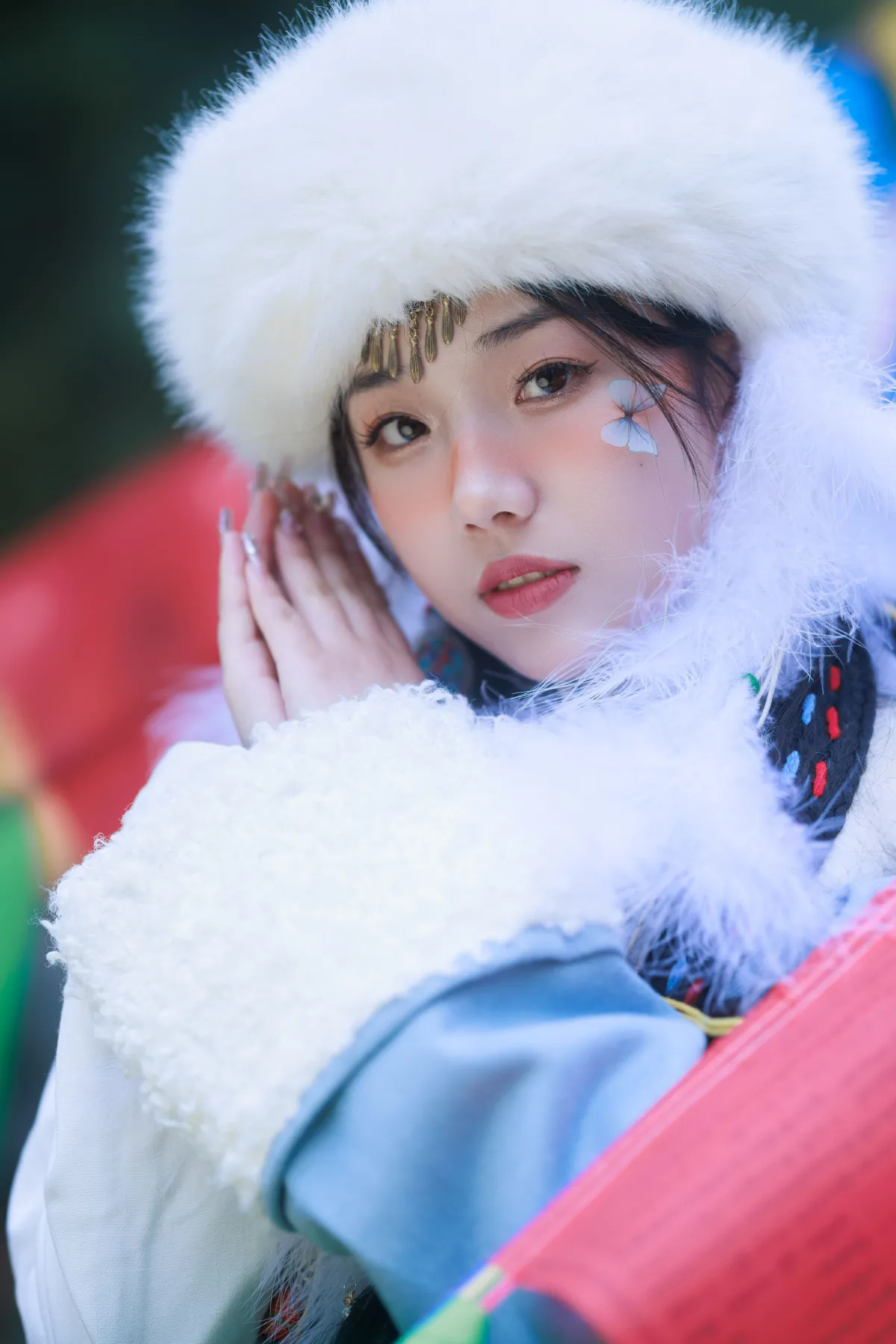 藏服女孩