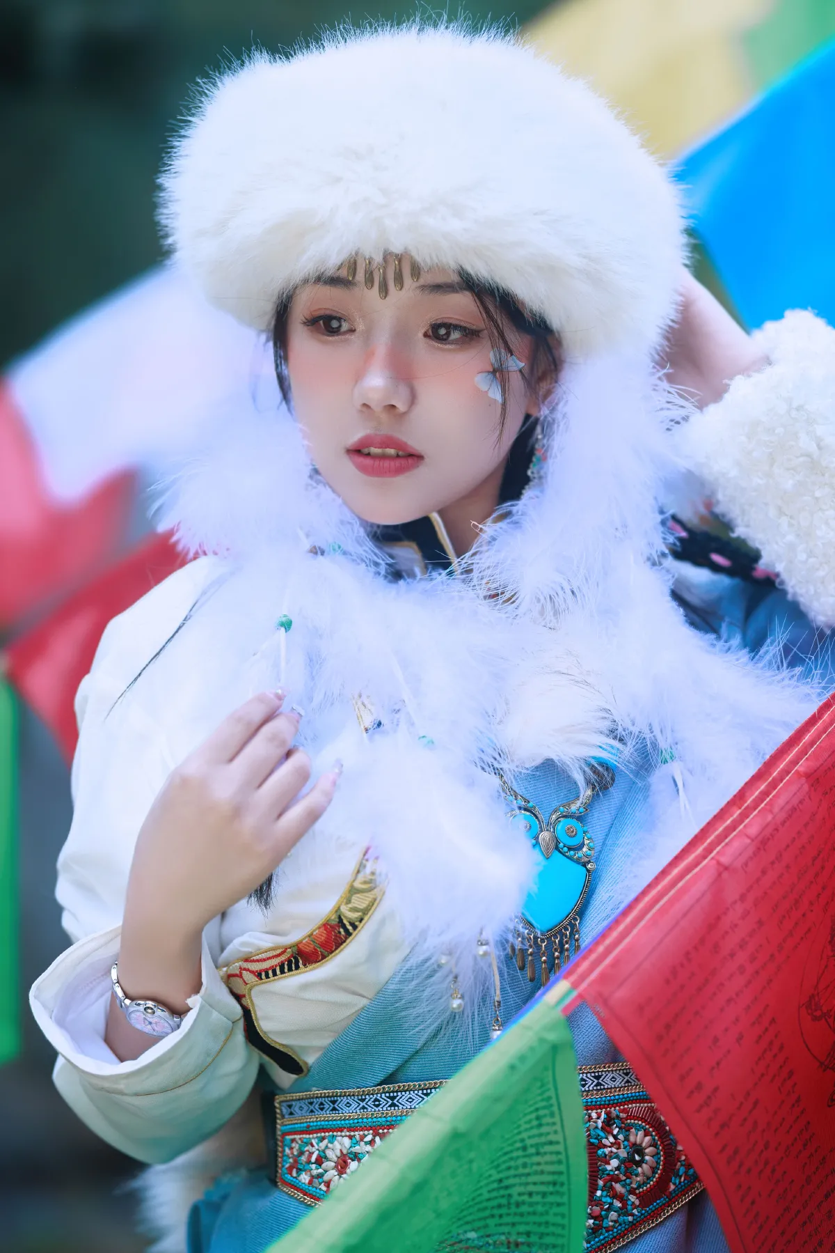 藏服女孩