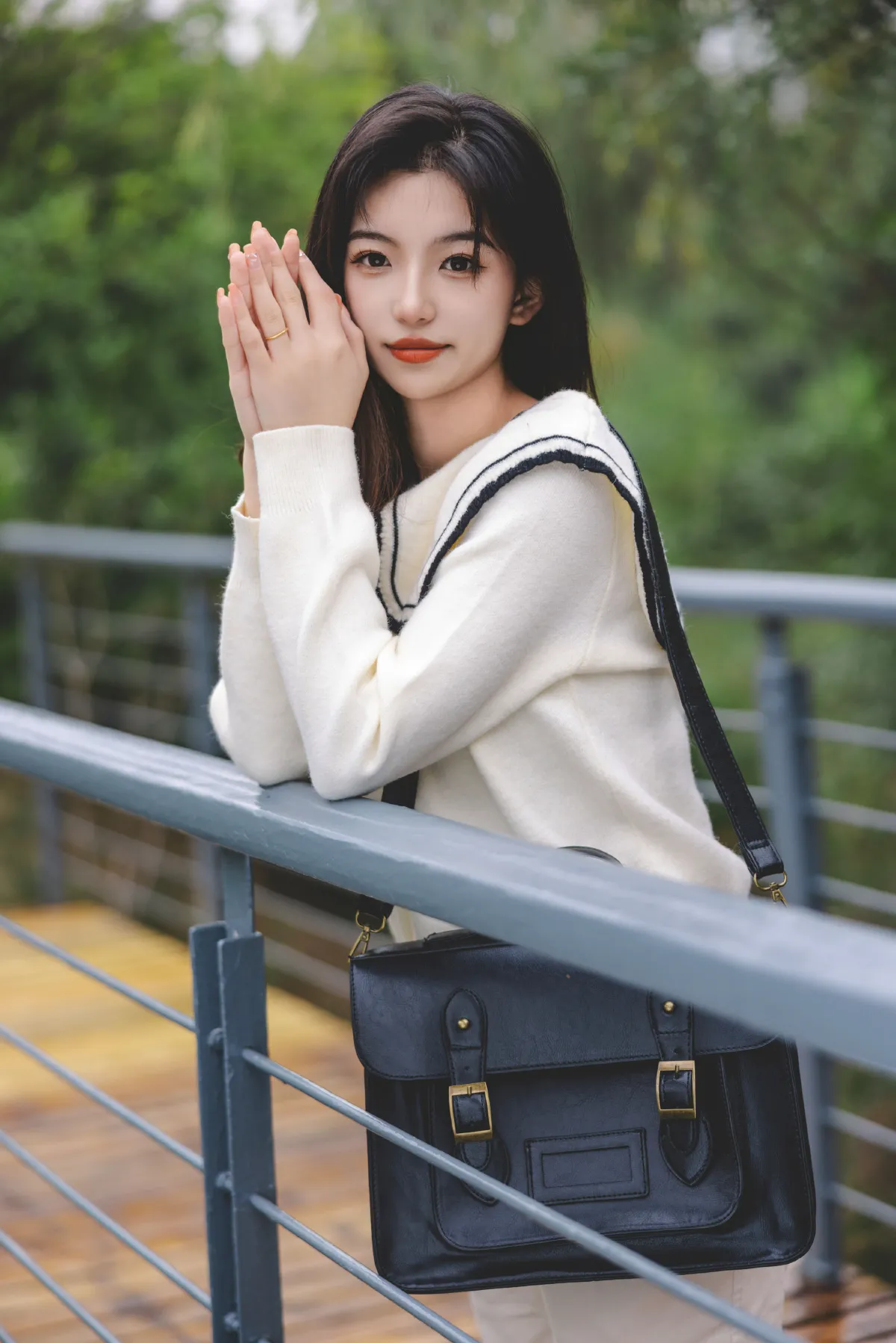 青春靓丽的少女