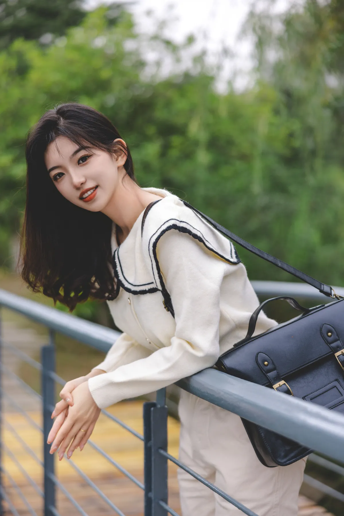 青春靓丽的少女