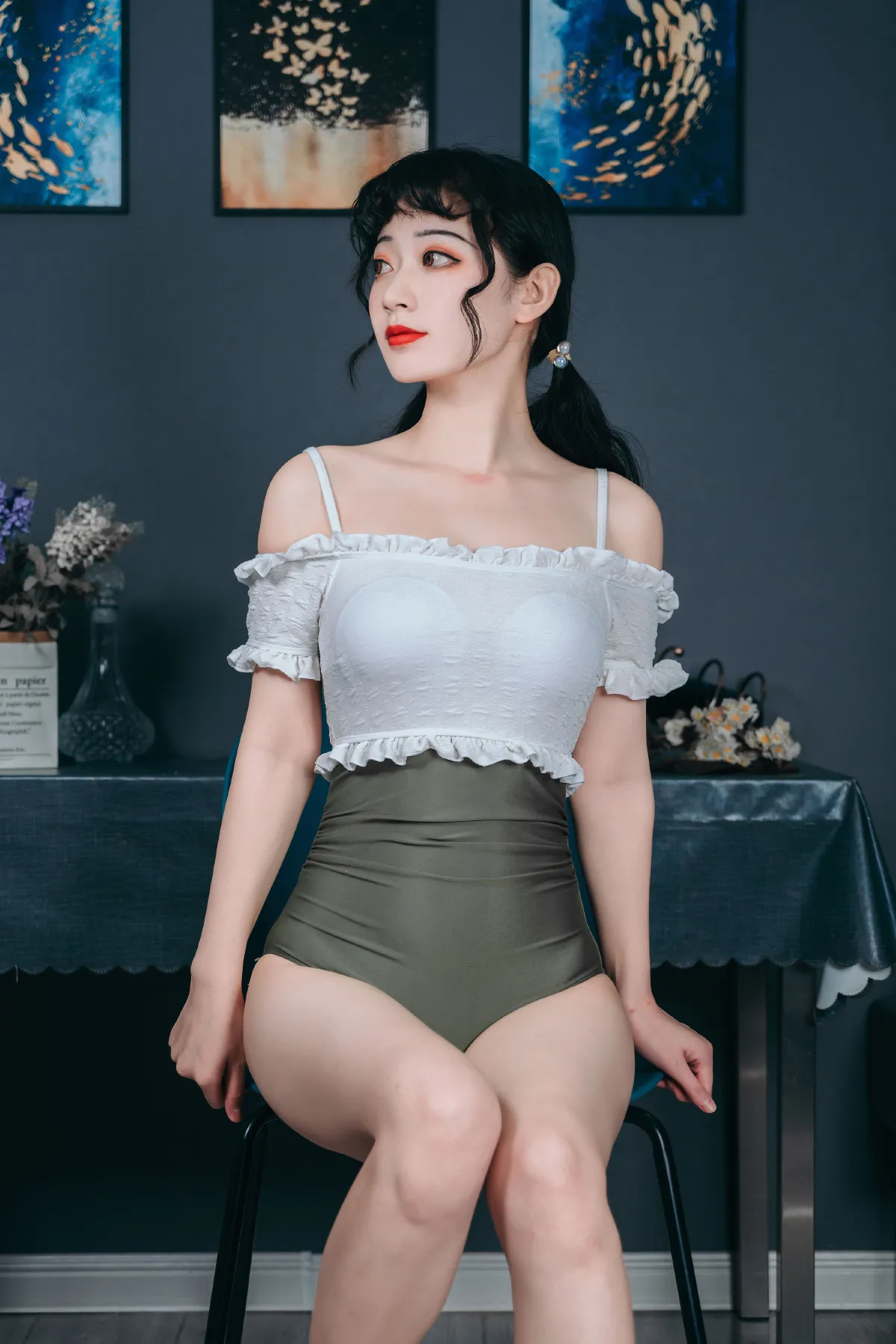 灰色的泳衣1