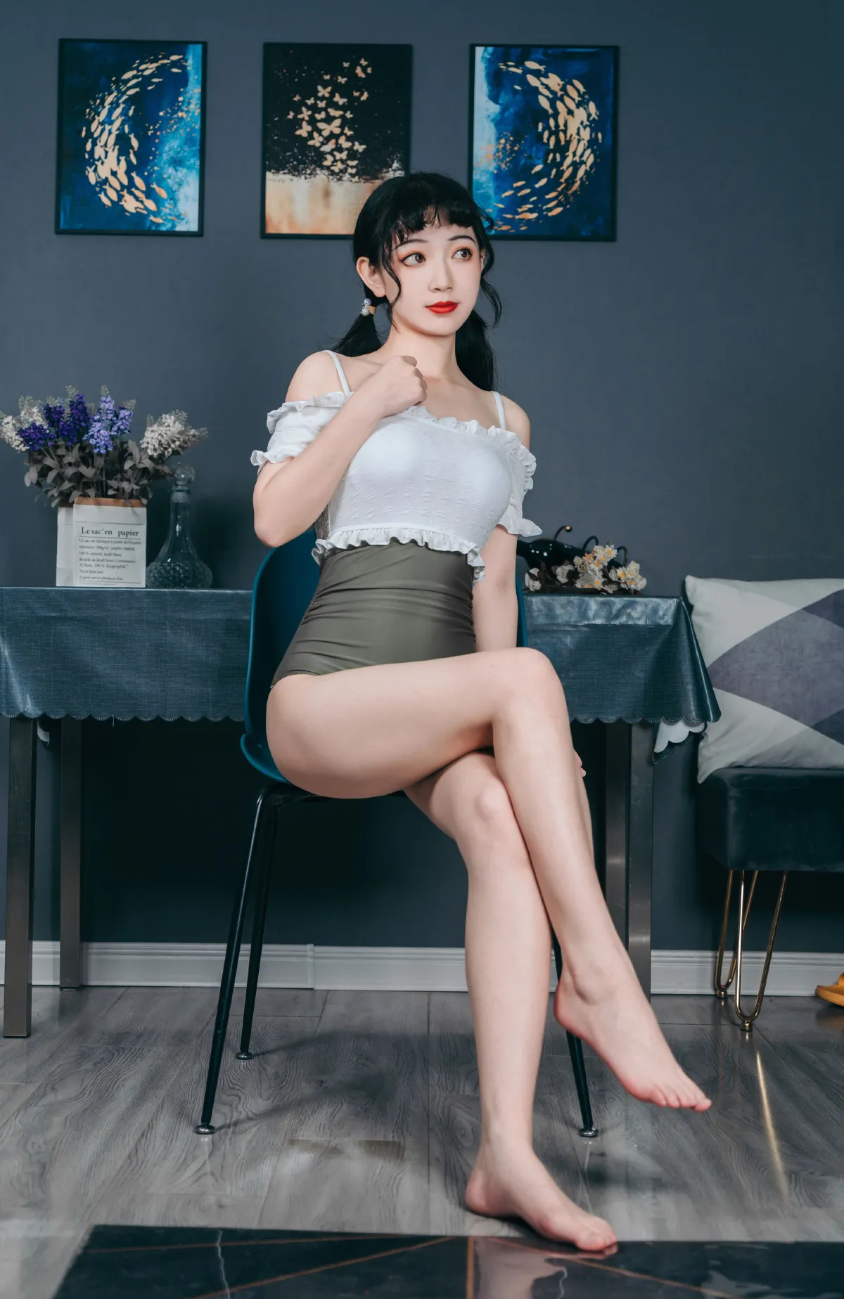 灰色的泳衣2