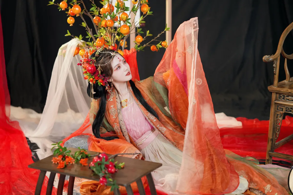 雷斯写真集_Tifa丁小妮《十二花神之石榴花神》美图作品图片4