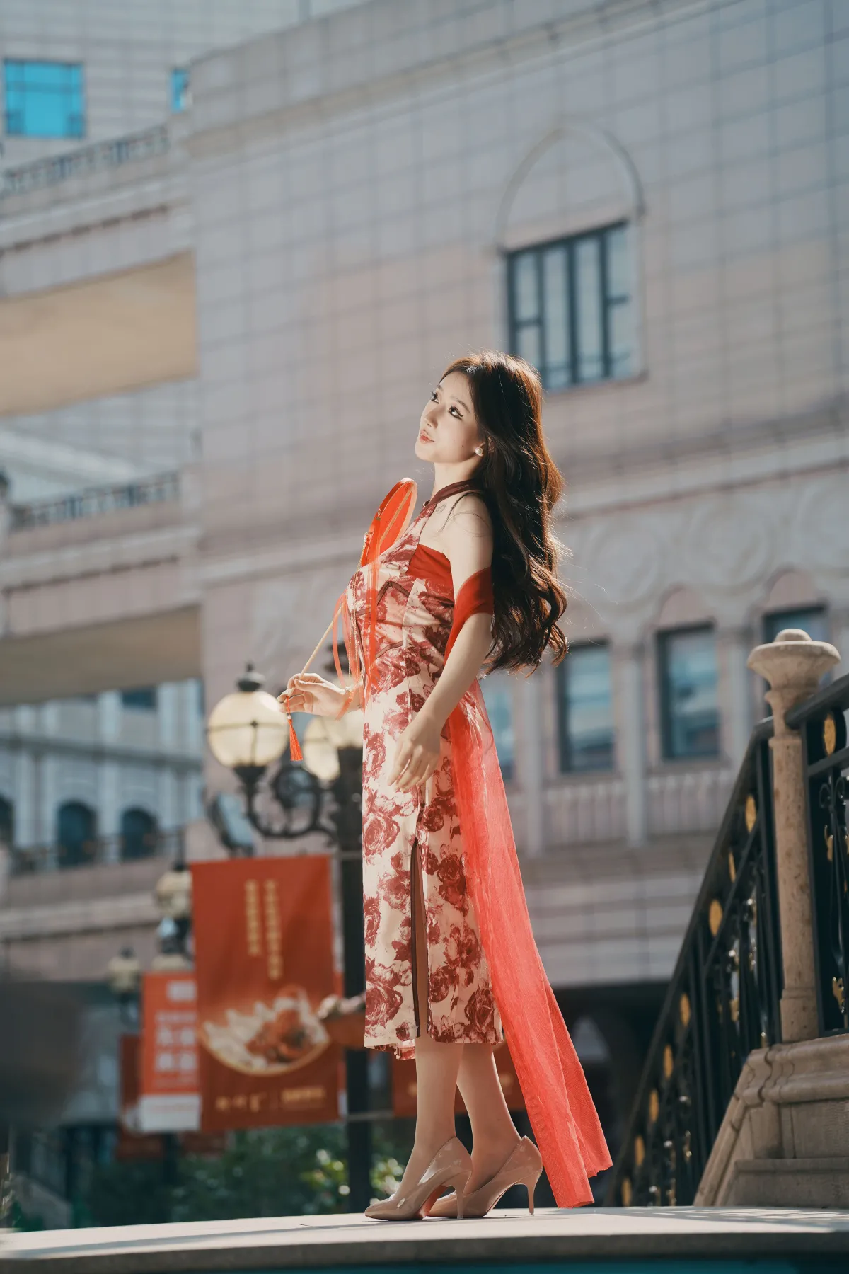 入眼皆是春来红